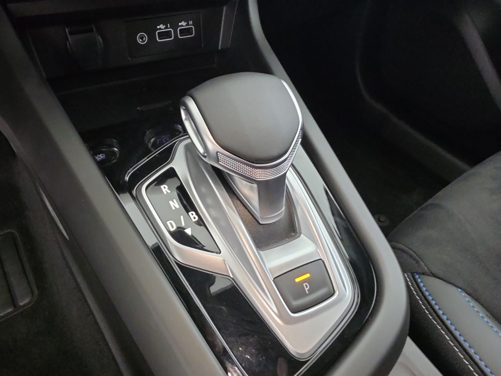 Vente en ligne Renault Arkana  E-Tech full hybrid 145 GSR2 au prix de 28 950 €