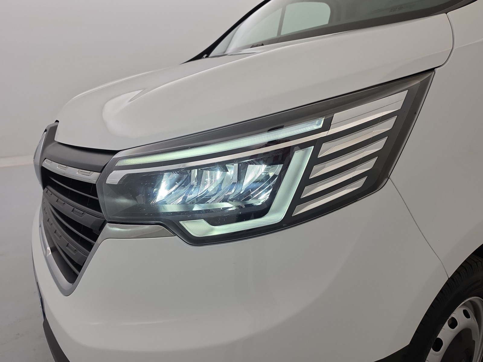 Vente en ligne Renault Trafic 3 Fourgon TRAFIC FGN L1H1 3000 KG BLUE DCI 130 au prix de 23 520 €