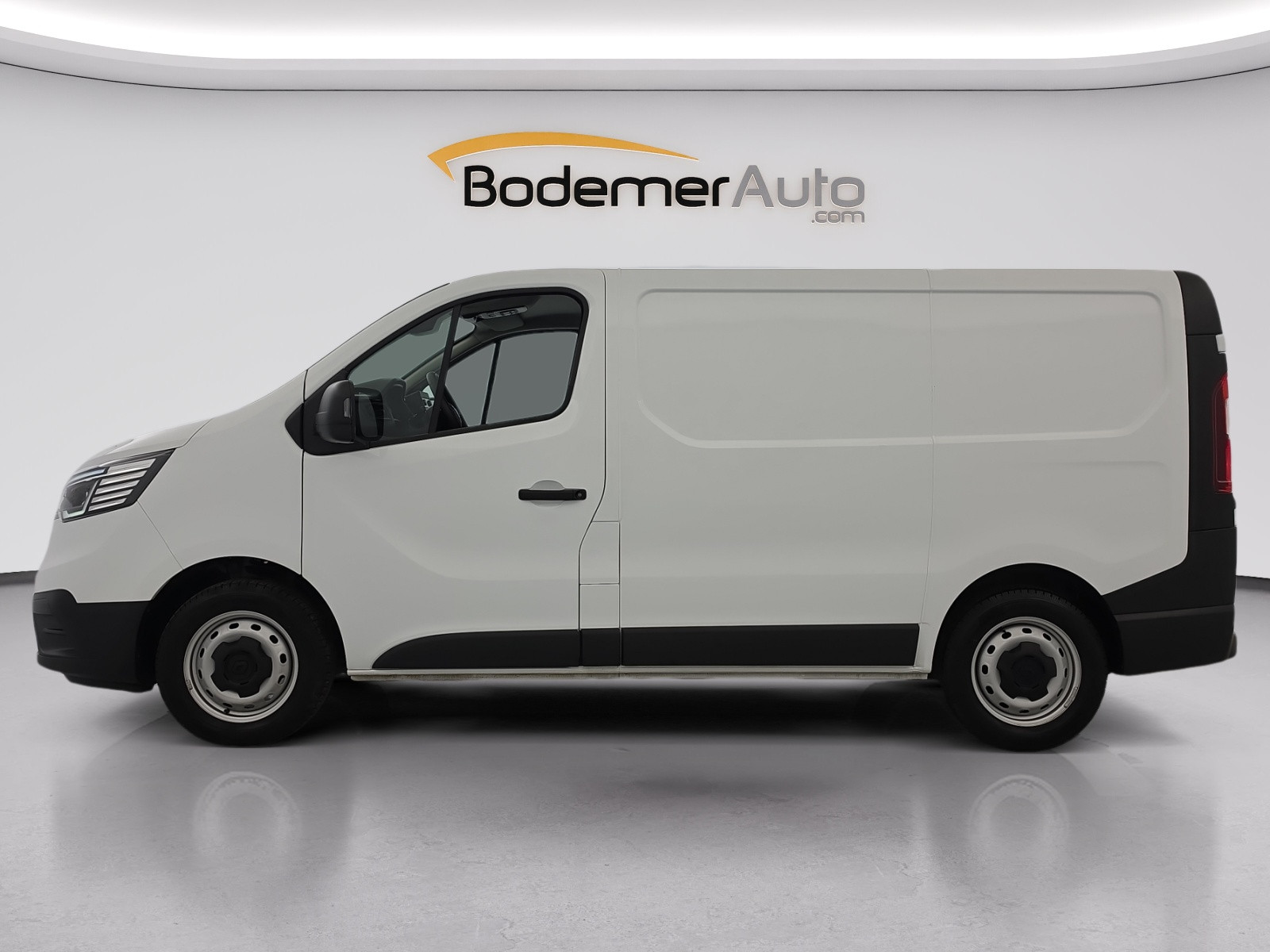 Vente en ligne Renault Trafic 3 Fourgon TRAFIC FGN L1H1 3000 KG BLUE DCI 130 au prix de 23 520 €