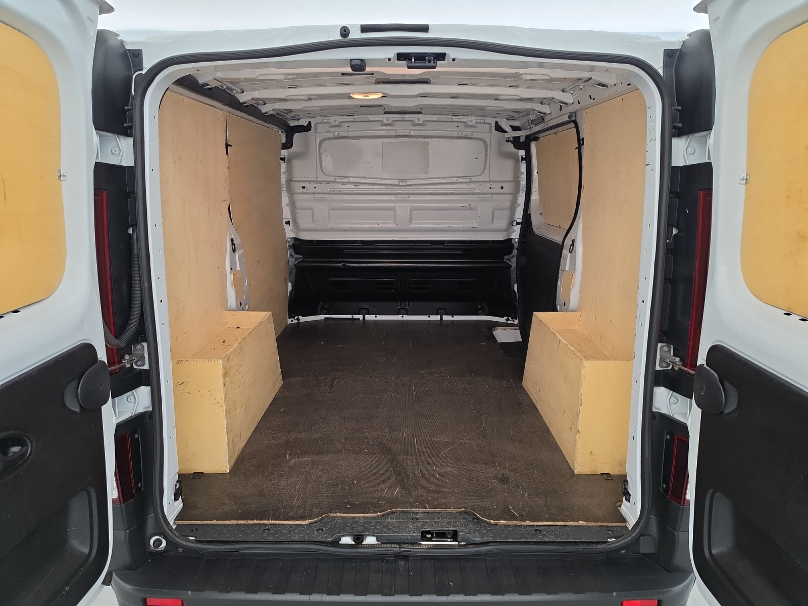 Vente en ligne Renault Trafic 3 Fourgon TRAFIC FGN L1H1 3000 KG BLUE DCI 130 au prix de 23 520 €