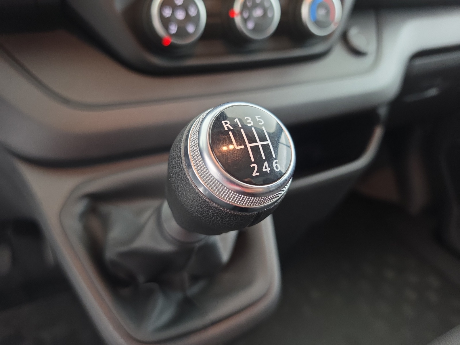 Vente en ligne Renault Trafic 3 Fourgon TRAFIC FGN L1H1 3000 KG BLUE DCI 130 au prix de 23 520 €