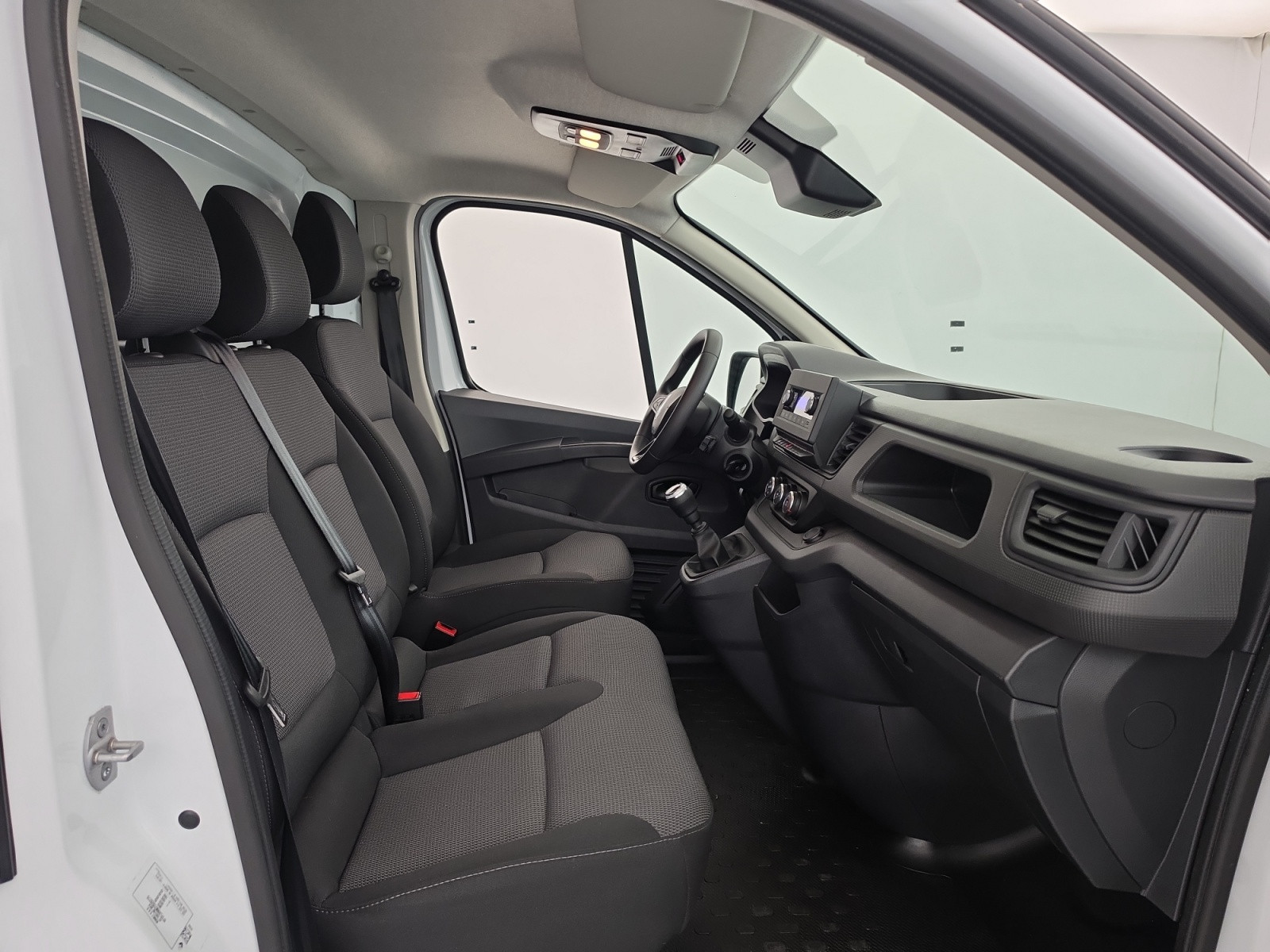 Vente en ligne Renault Trafic 3 Fourgon TRAFIC FGN L1H1 3000 KG BLUE DCI 130 au prix de 23 520 €