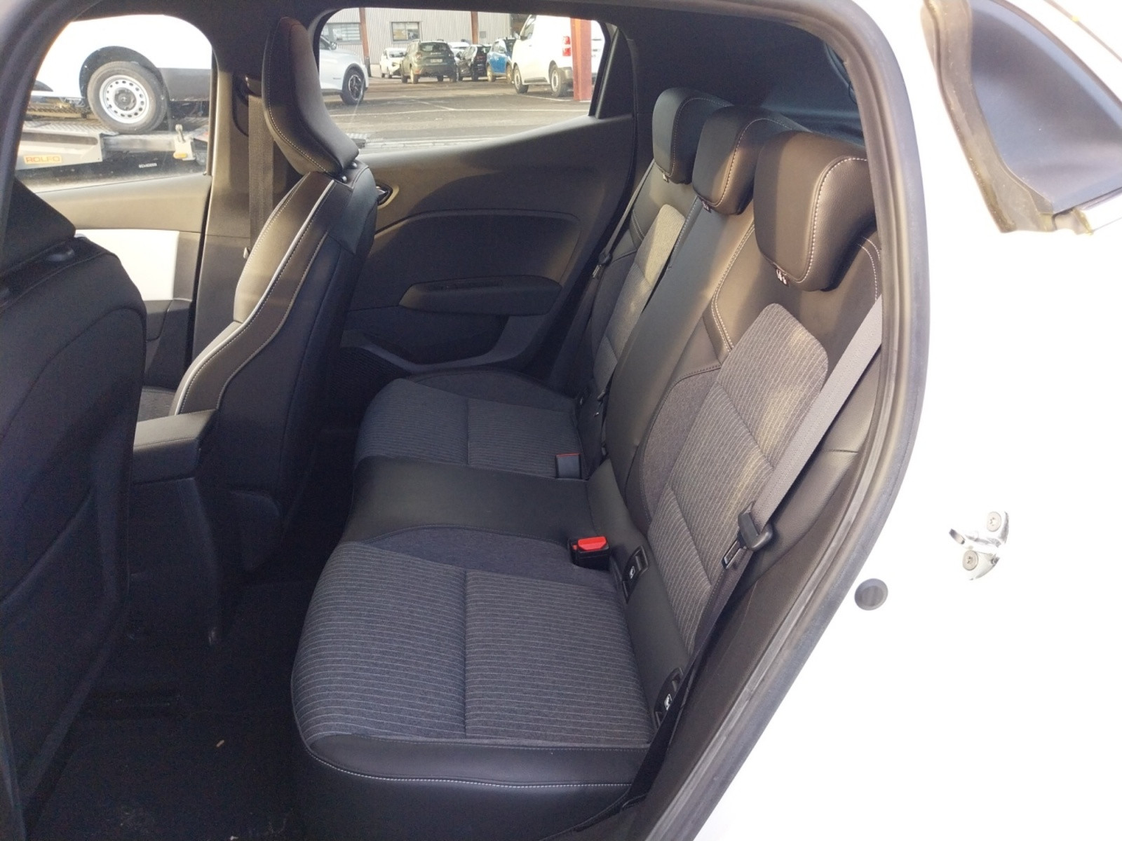 Vente en ligne Renault Clio 5 Clio TCe 90 - 21N au prix de 13 600 €