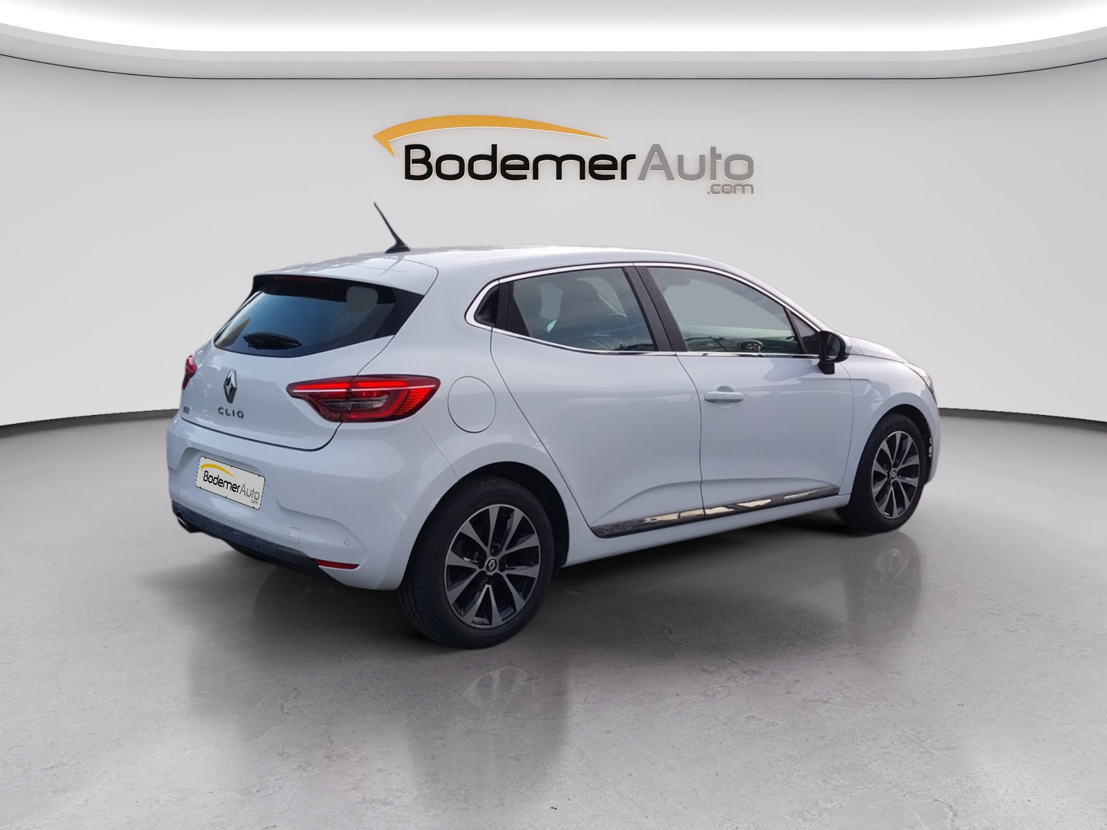 Vente en ligne Renault Clio 5 Clio TCe 90 - 21N au prix de 13 600 €