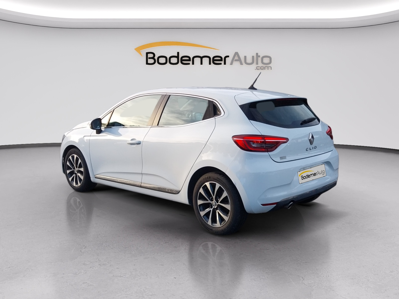 Vente en ligne Renault Clio 5 Clio TCe 90 - 21N au prix de 13 600 €