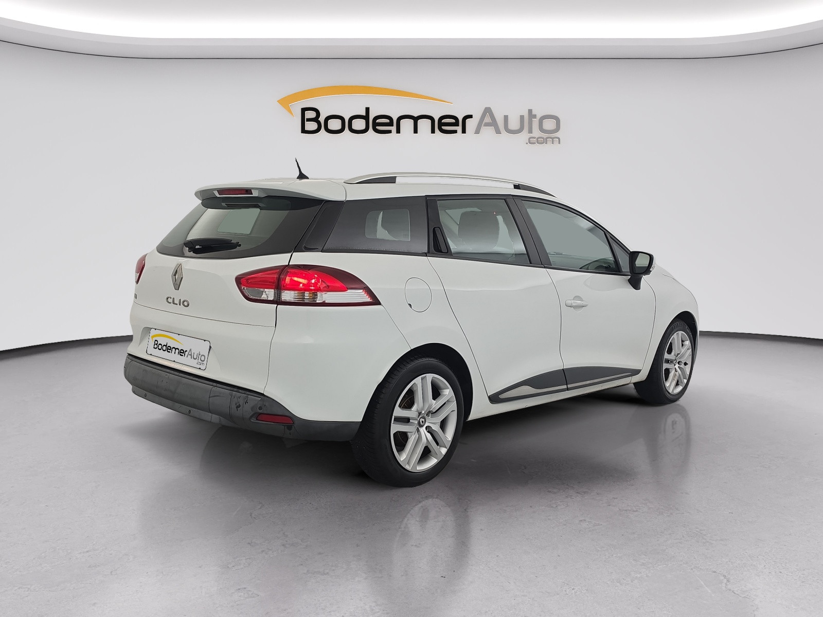 Vente en ligne Renault Clio 4 Estate Clio Estate 1.2 16V 75 au prix de 9 650 €