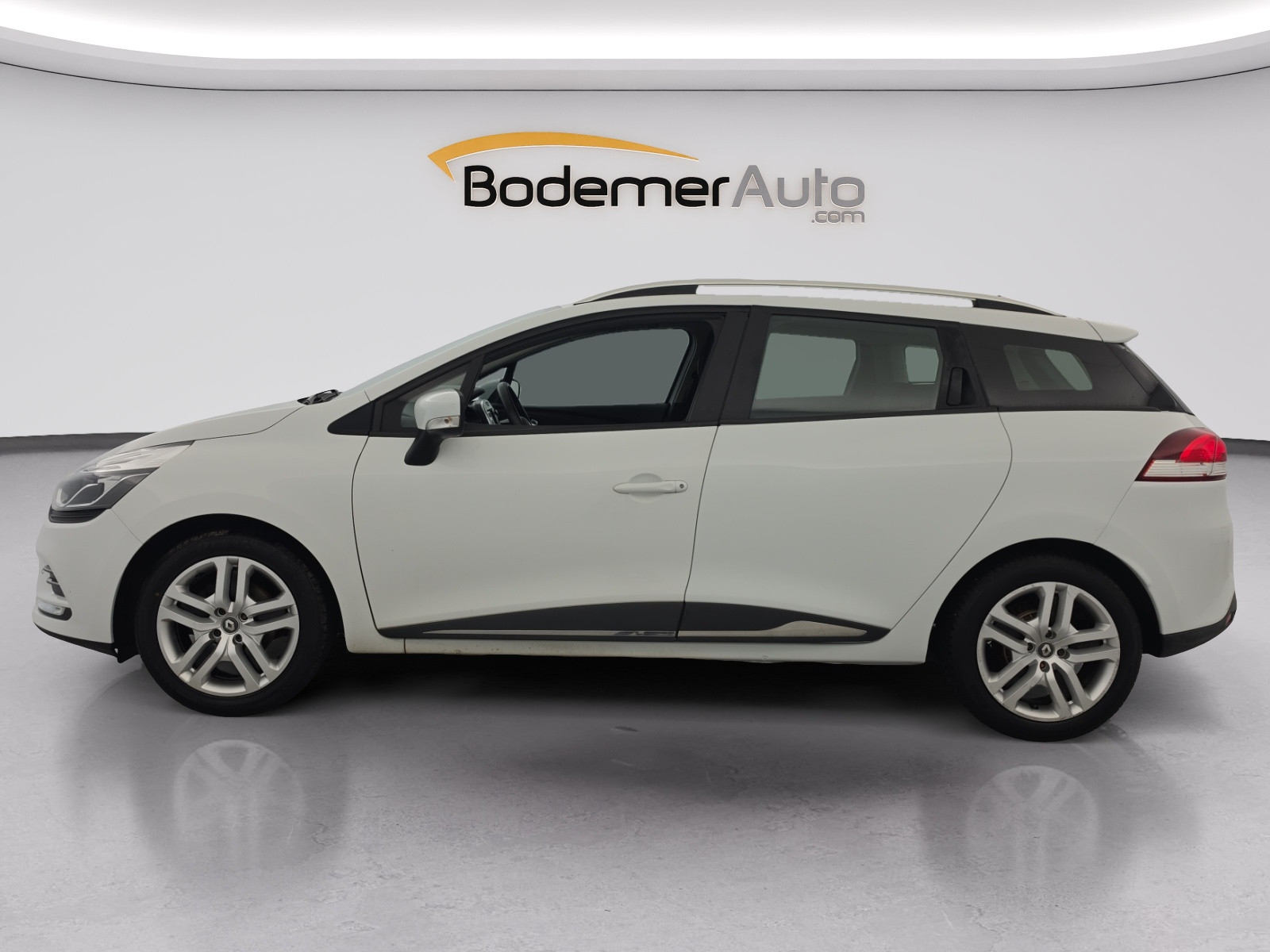 Vente en ligne Renault Clio 4 Estate Clio Estate 1.2 16V 75 au prix de 9 650 €