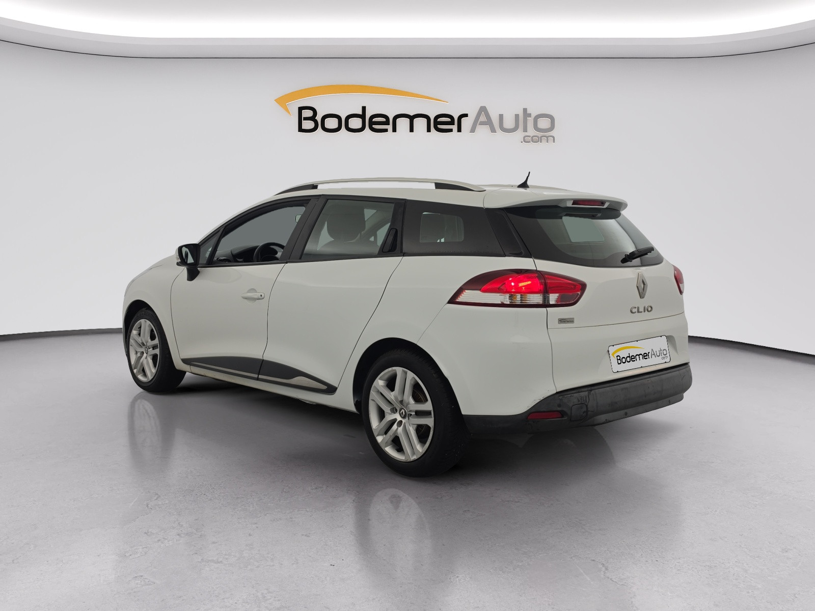 Vente en ligne Renault Clio 4 Estate Clio Estate 1.2 16V 75 au prix de 9 650 €