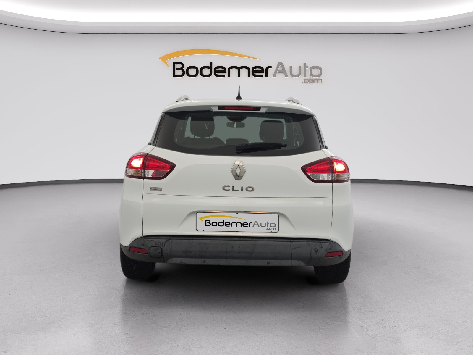 Vente en ligne Renault Clio 4 Estate Clio Estate 1.2 16V 75 au prix de 9 650 €