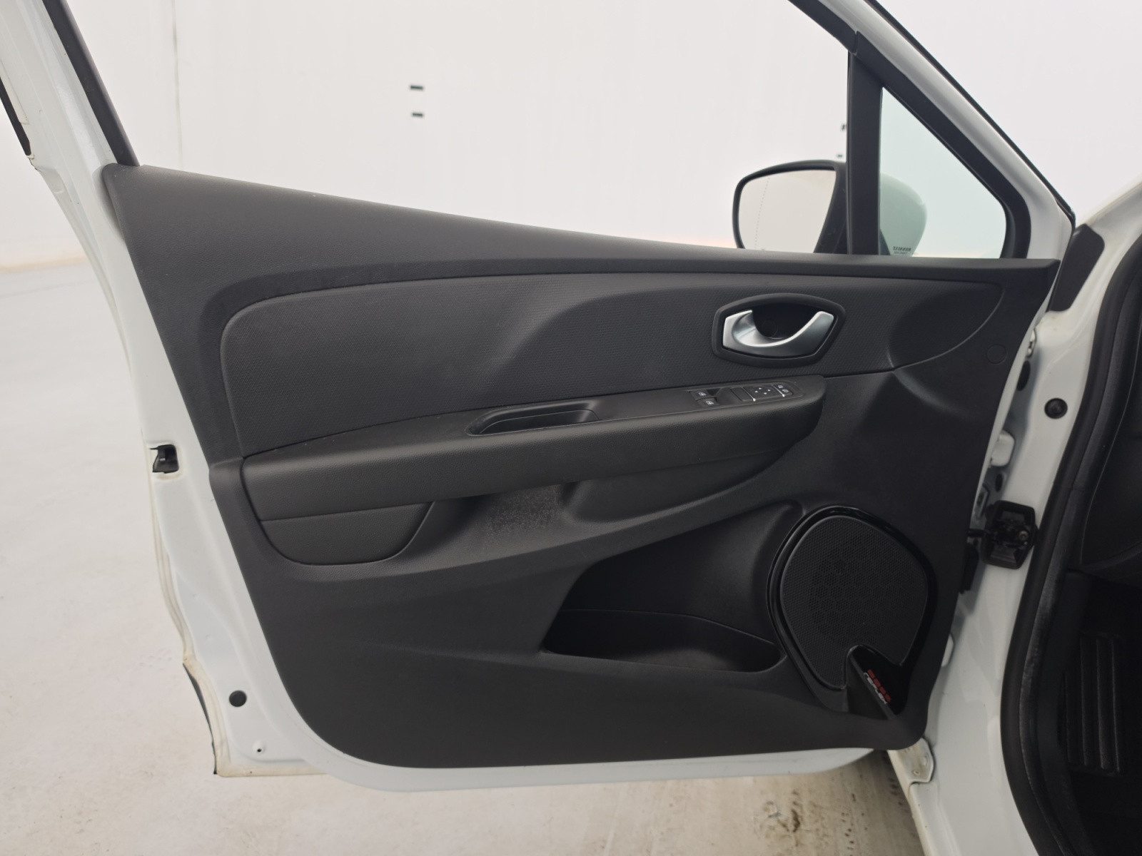 Vente en ligne Renault Clio 4 Estate Clio Estate 1.2 16V 75 au prix de 9 650 €