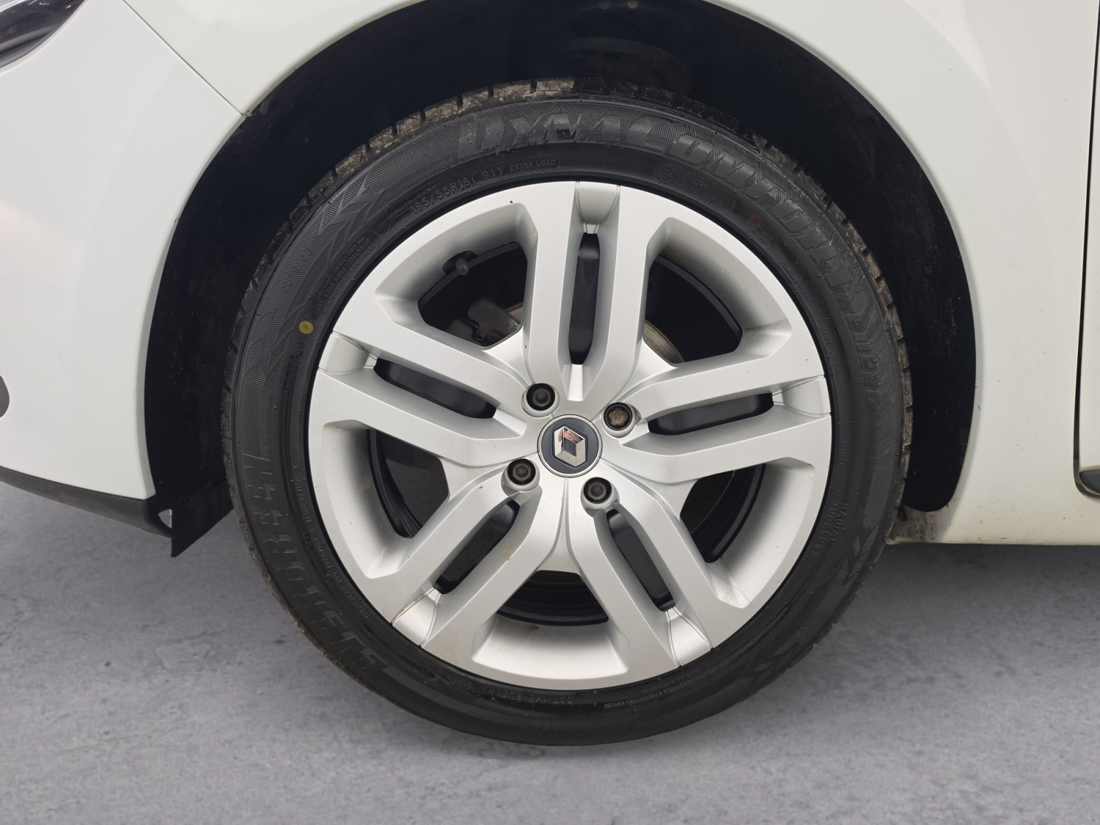 Vente en ligne Renault Clio 4 Estate Clio Estate 1.2 16V 75 au prix de 9 650 €