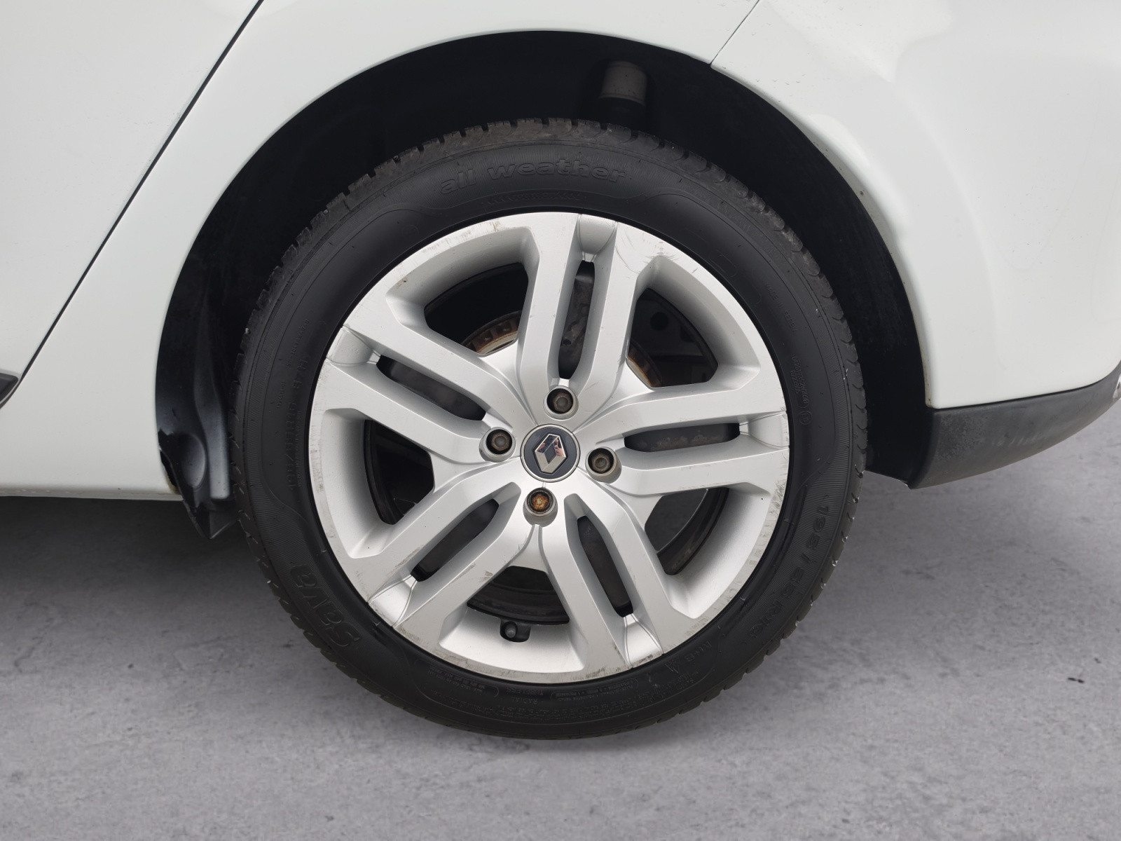 Vente en ligne Renault Clio 4 Estate Clio Estate 1.2 16V 75 au prix de 9 650 €