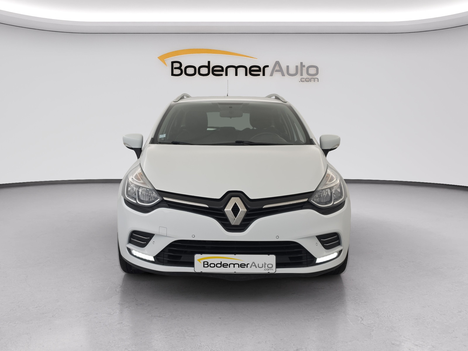 Vente en ligne Renault Clio 4 Estate Clio Estate 1.2 16V 75 au prix de 9 650 €