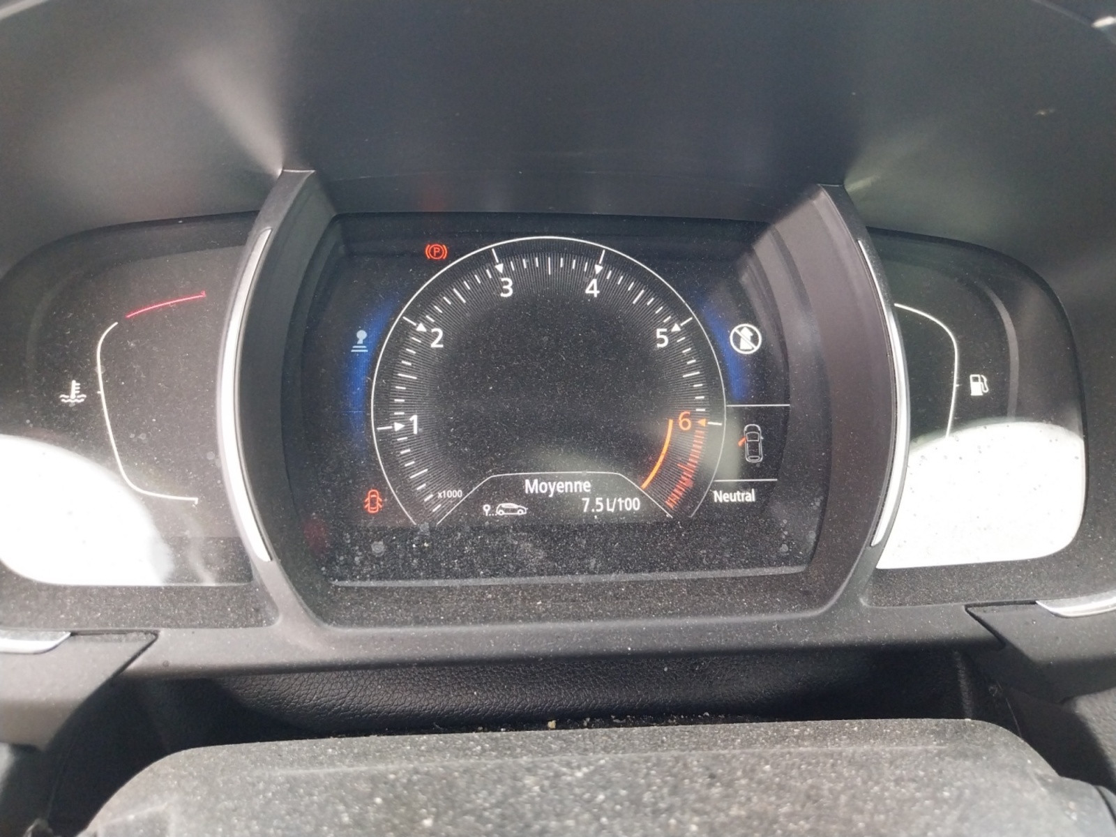 Vente en ligne Renault Grand Scenic 4 Grand Scenic TCe 140 au prix de 21 660 €