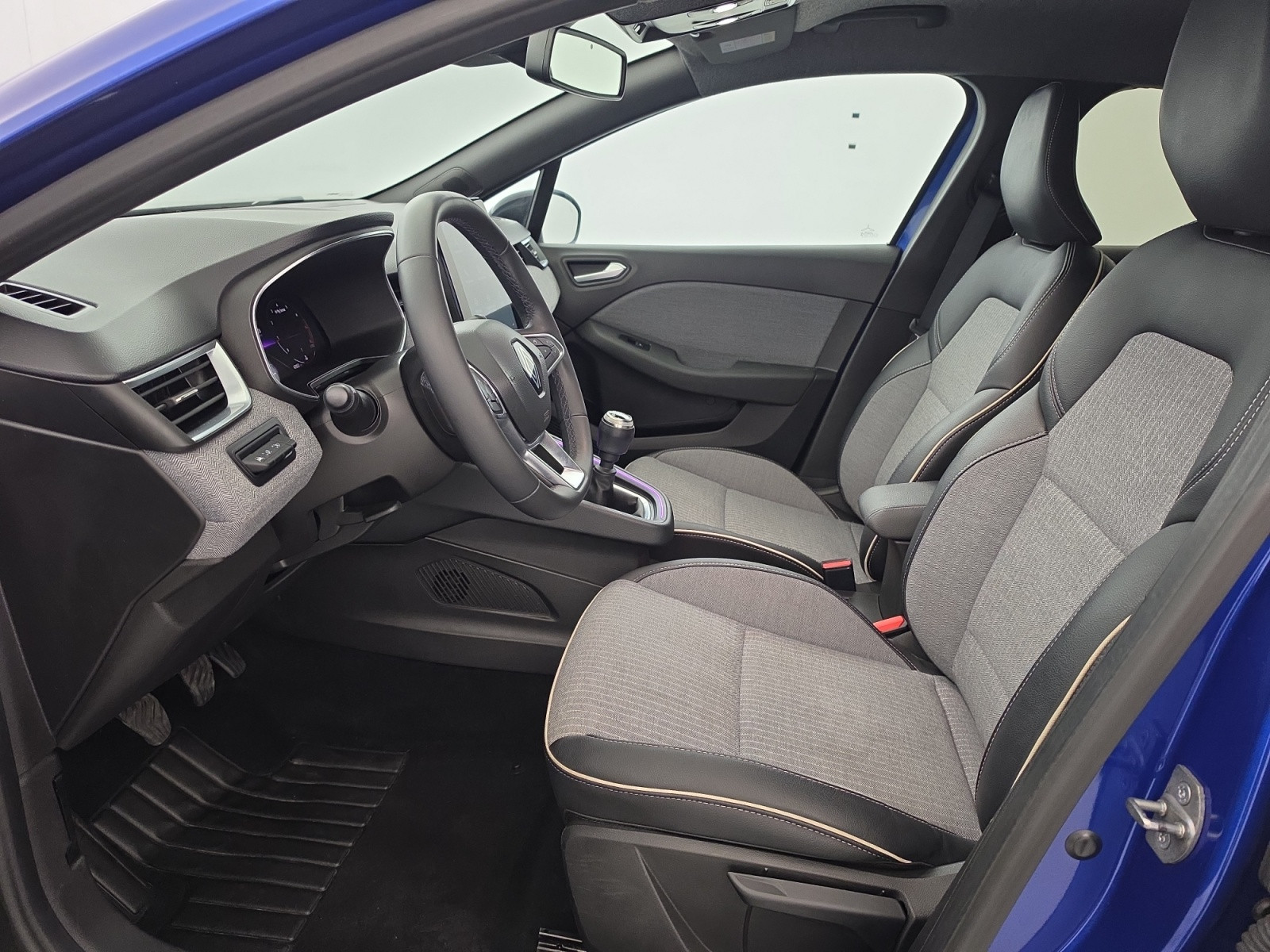 Vente en ligne Renault Clio 5 Clio TCe 90 au prix de 15 500 €