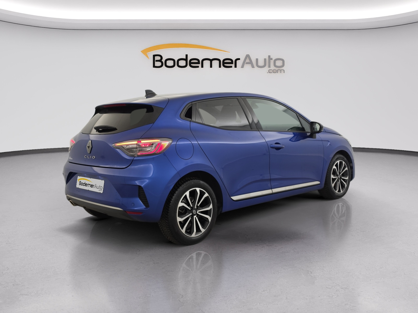 Vente en ligne Renault Clio 5 Clio TCe 90 au prix de 15 500 €