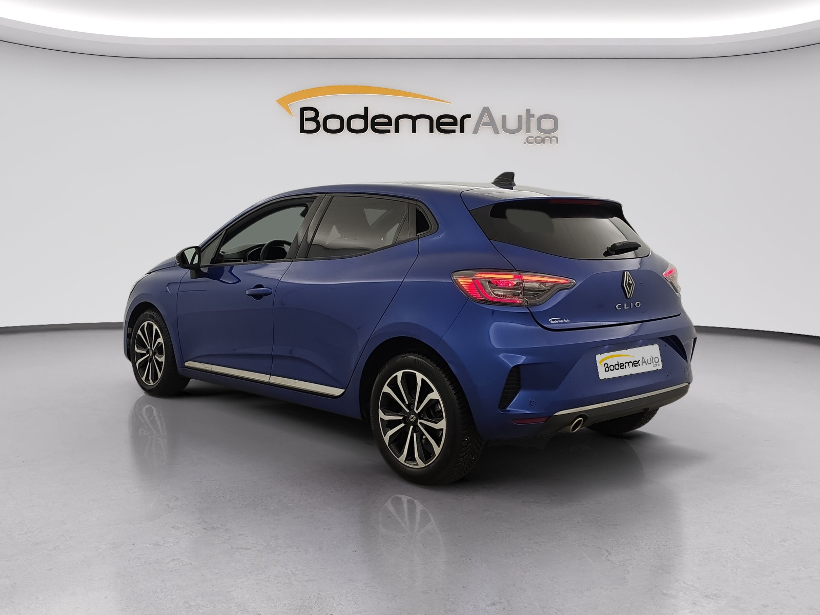 Vente en ligne Renault Clio 5 Clio TCe 90 au prix de 15 500 €