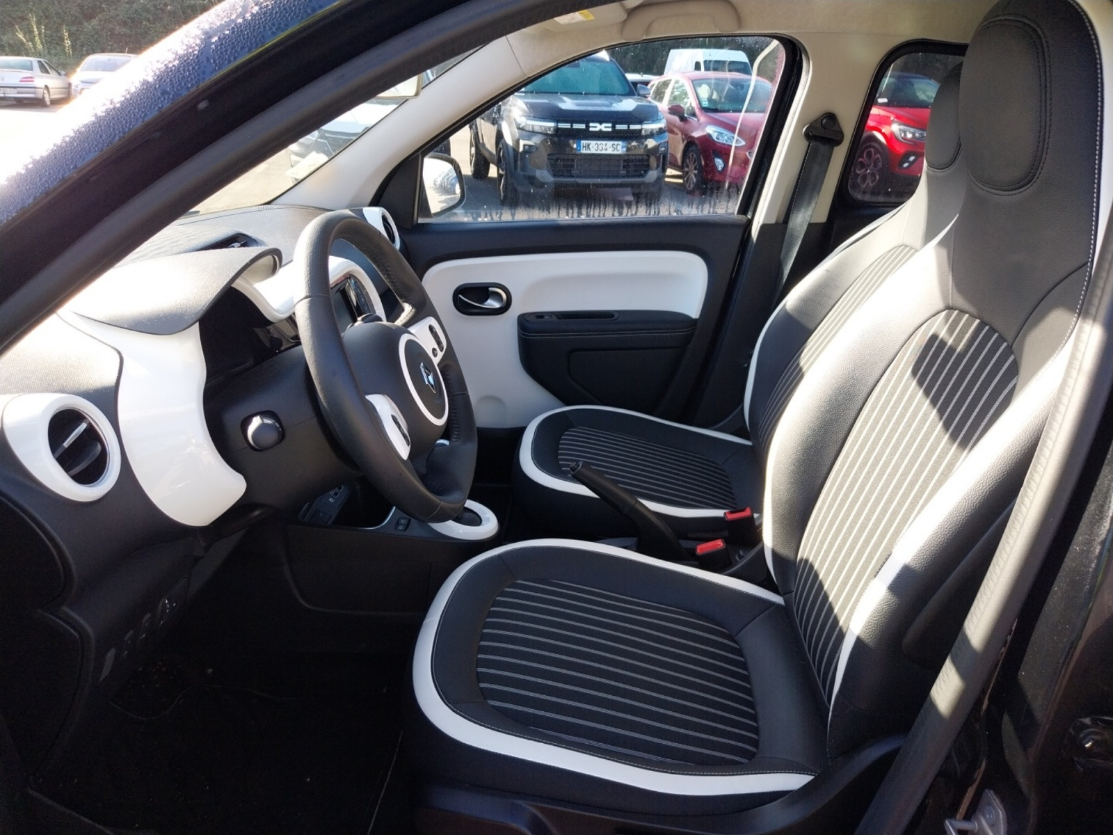 Vente en ligne Renault Twingo Electrique Twingo III E-Tech au prix de 14 600 €