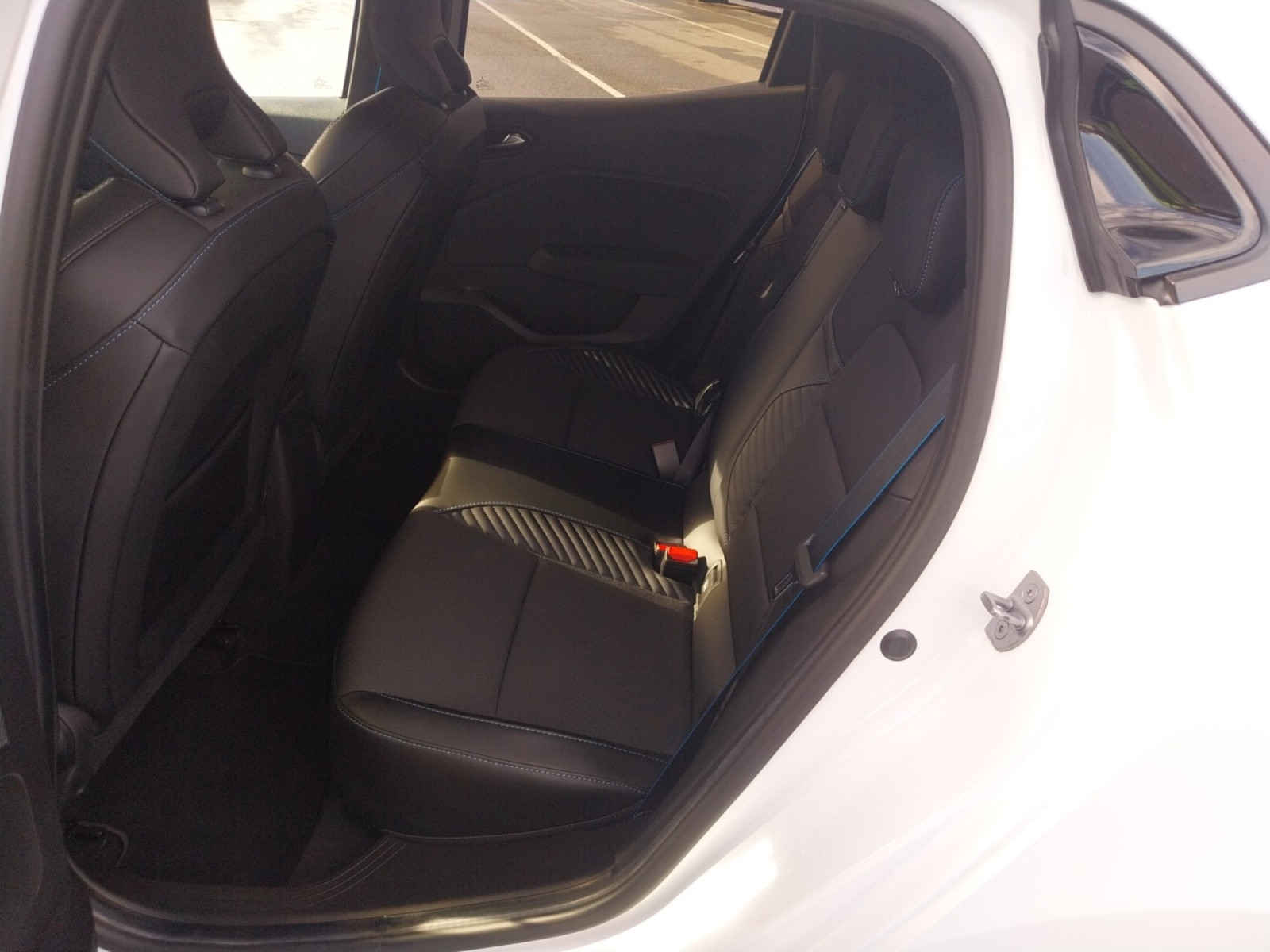 Vente en ligne Renault Clio 5 Clio TCe 90 au prix de 17 100 €