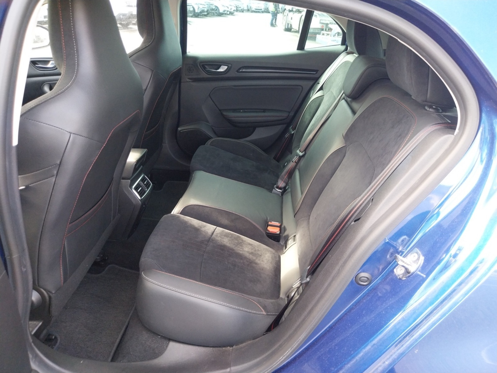 Vente en ligne Renault Megane 4 Mégane IV Berline E-TECH Plug-In Hybride 160 au prix de 17 250 €