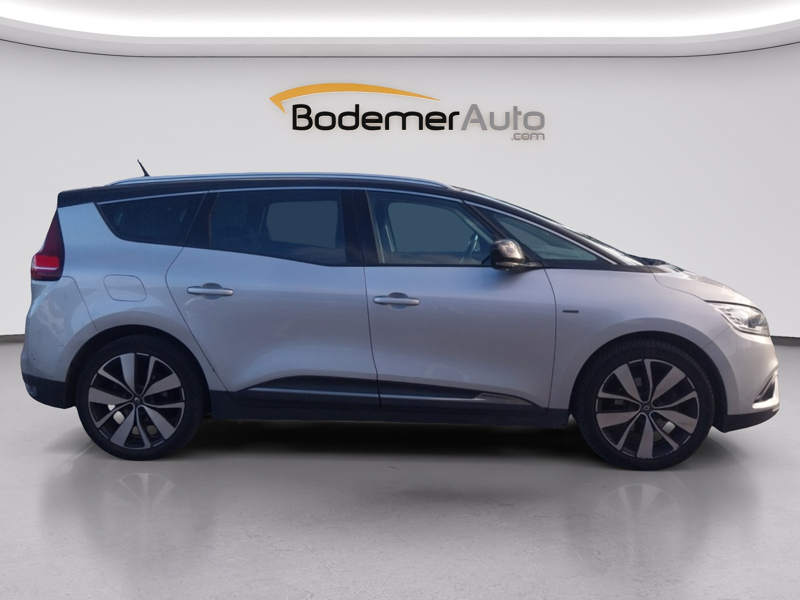 Vente en ligne Renault Grand Scenic 4 Grand Scenic Blue dCi 120 EDC - 21 au prix de 16 950 €