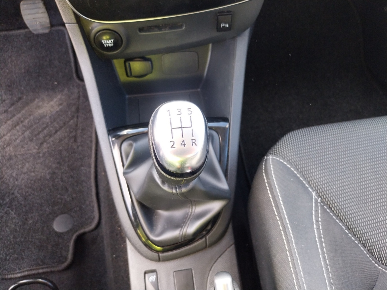 Vente en ligne Renault Clio 4 Estate Clio Estate 1.2 16V 75 au prix de 9 650 €