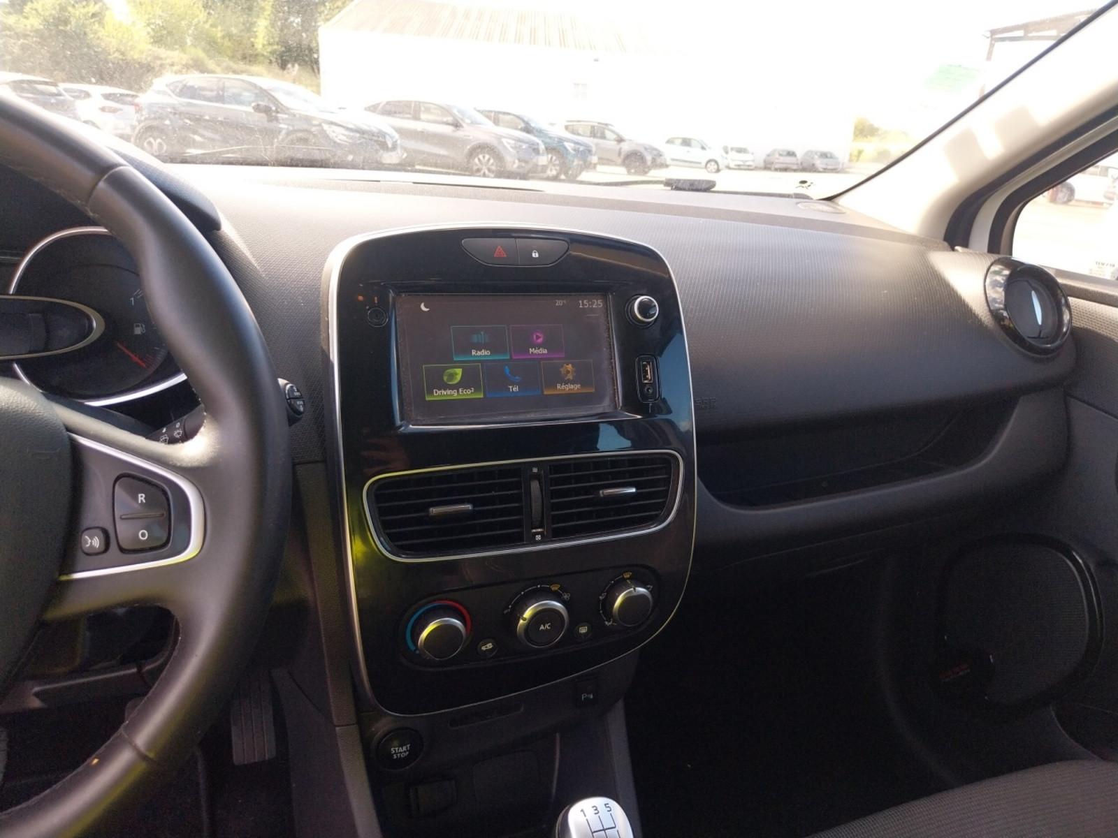 Vente en ligne Renault Clio 4 Estate Clio Estate 1.2 16V 75 au prix de 9 650 €
