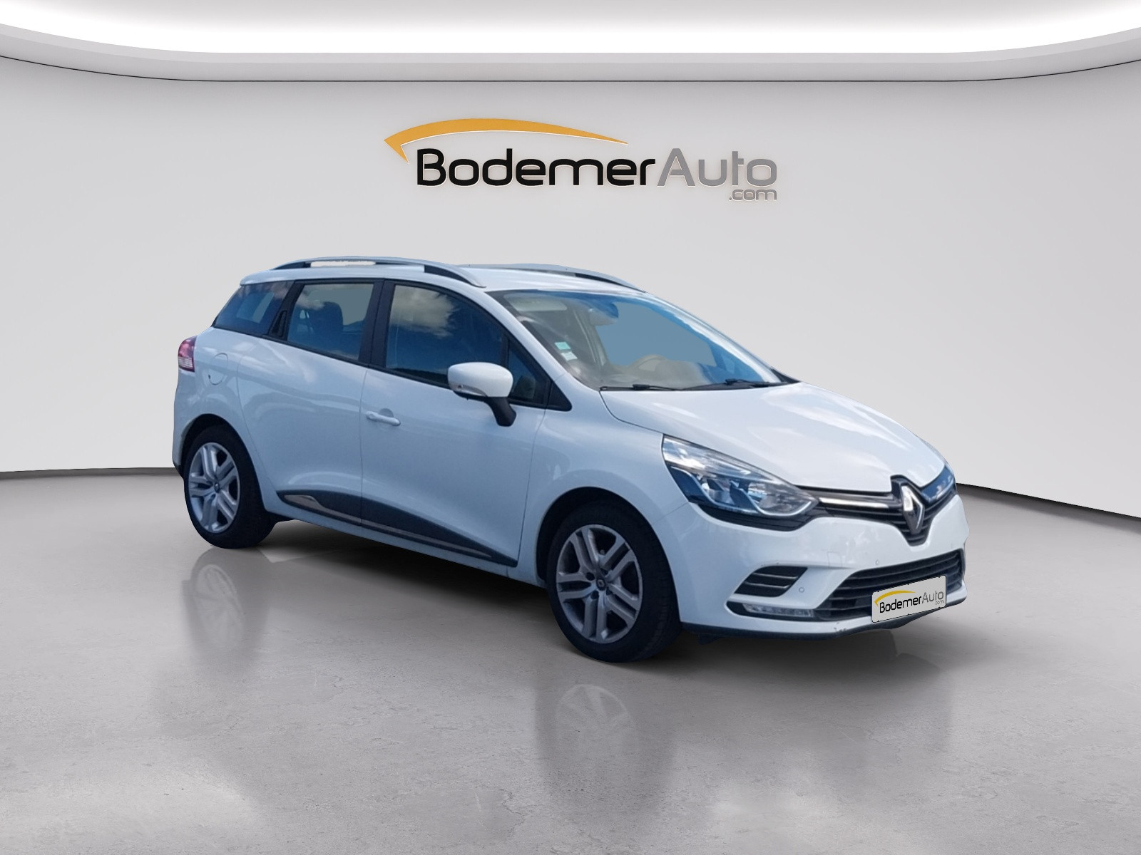 Vente en ligne Renault Clio 4 Estate Clio Estate 1.2 16V 75 au prix de 9 650 €