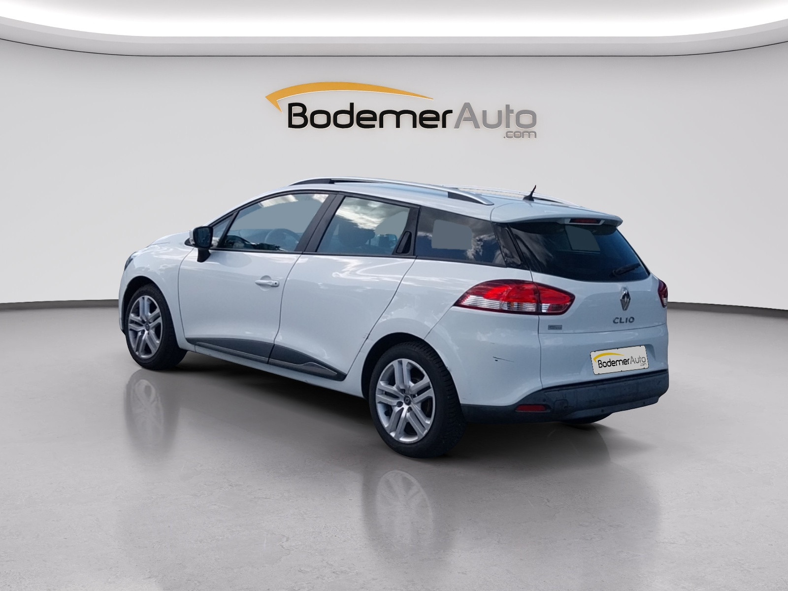 Vente en ligne Renault Clio 4 Estate Clio Estate 1.2 16V 75 au prix de 9 650 €