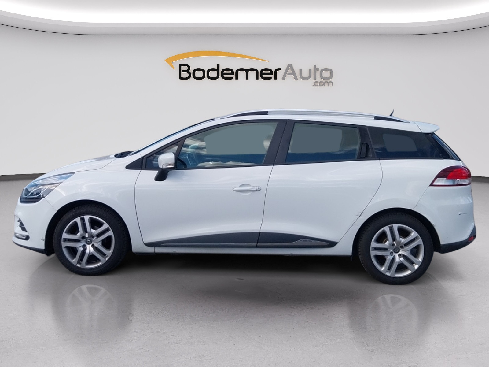 Vente en ligne Renault Clio 4 Estate Clio Estate 1.2 16V 75 au prix de 9 650 €