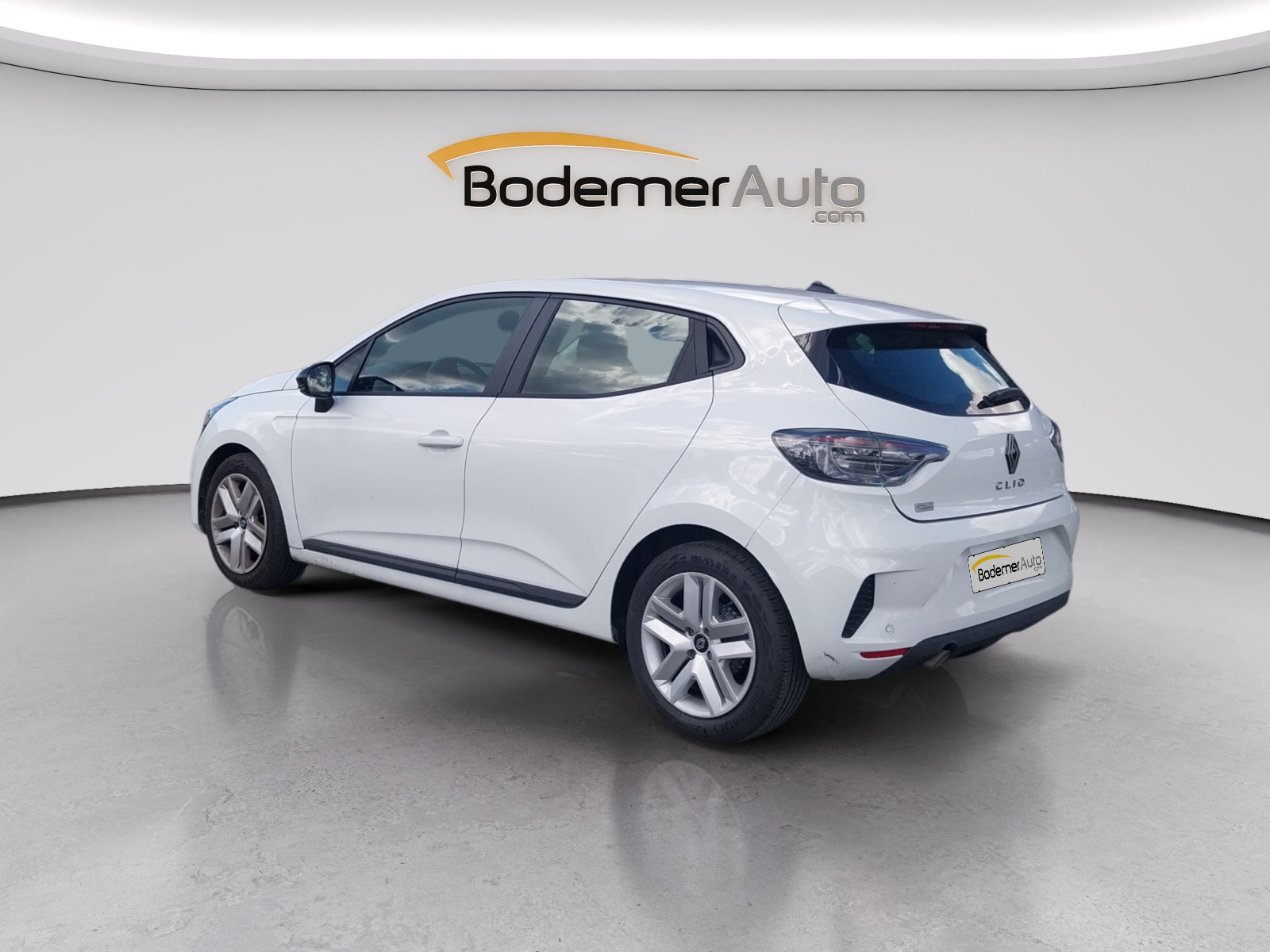 Vente en ligne Renault Clio 5 Clio TCe 90 au prix de 14 990 €