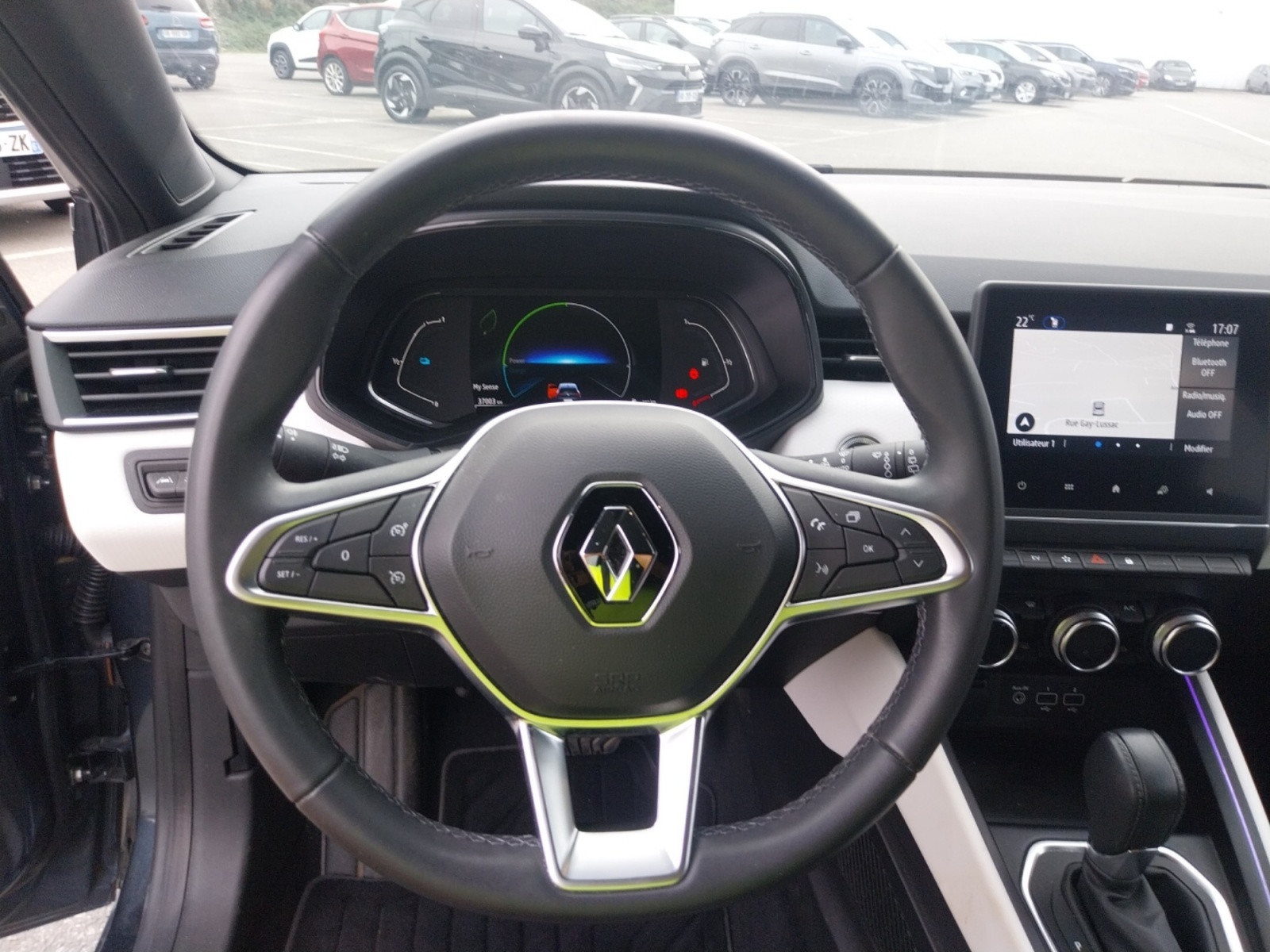Vente en ligne Renault Clio 5 Clio E-Tech full hybrid 145 au prix de 16 900 €