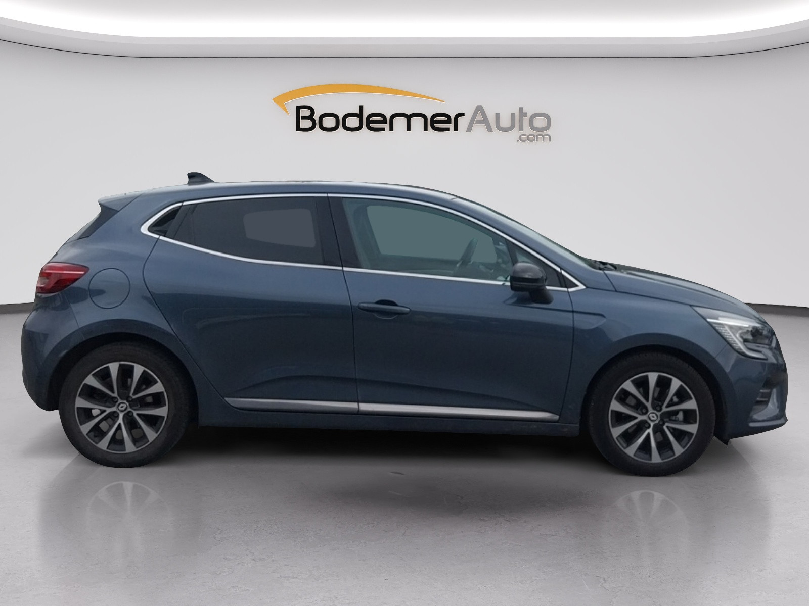 Vente en ligne Renault Clio 5 Clio E-Tech full hybrid 145 au prix de 16 900 €