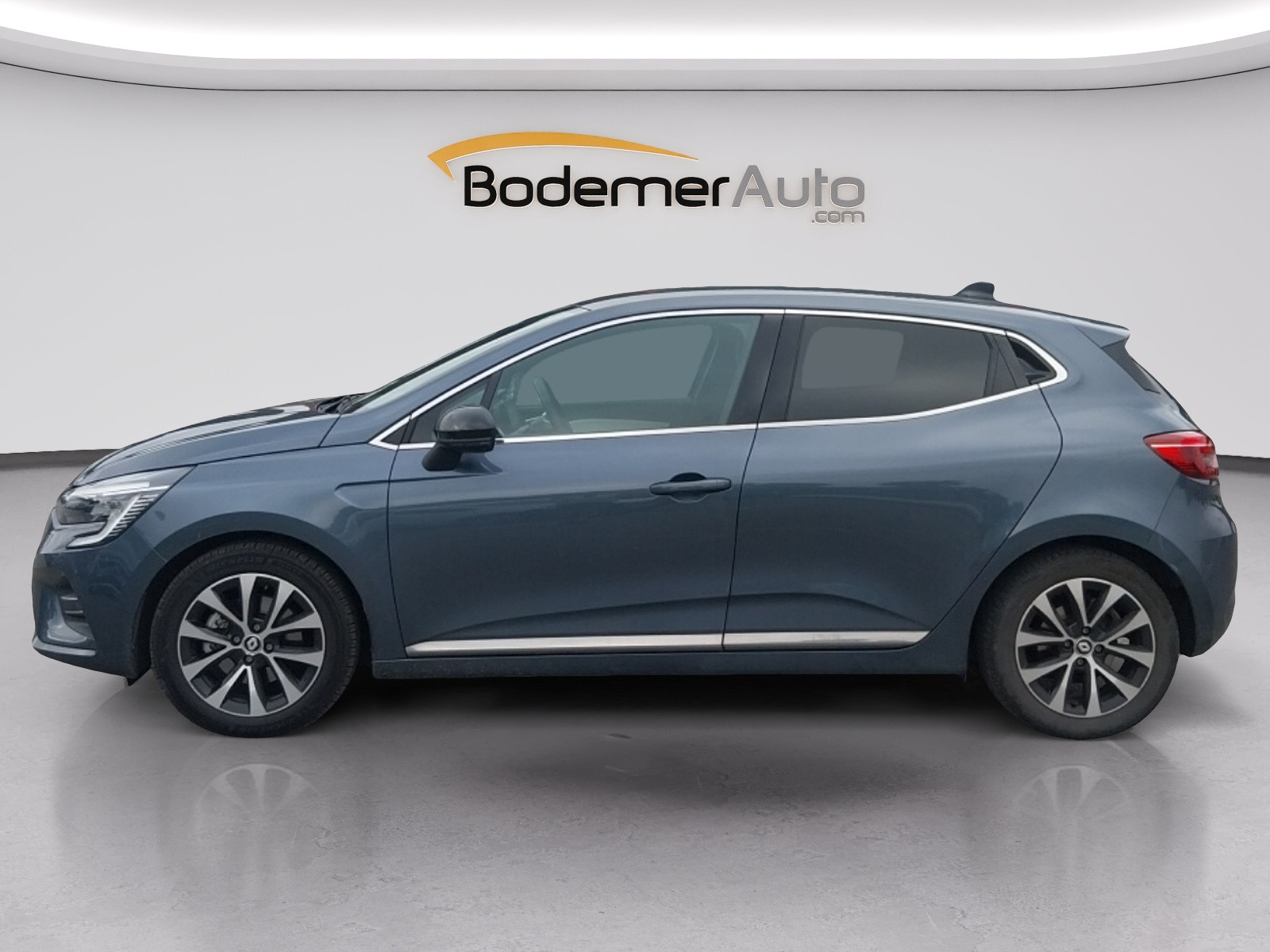 Vente en ligne Renault Clio 5 Clio E-Tech full hybrid 145 au prix de 16 900 €