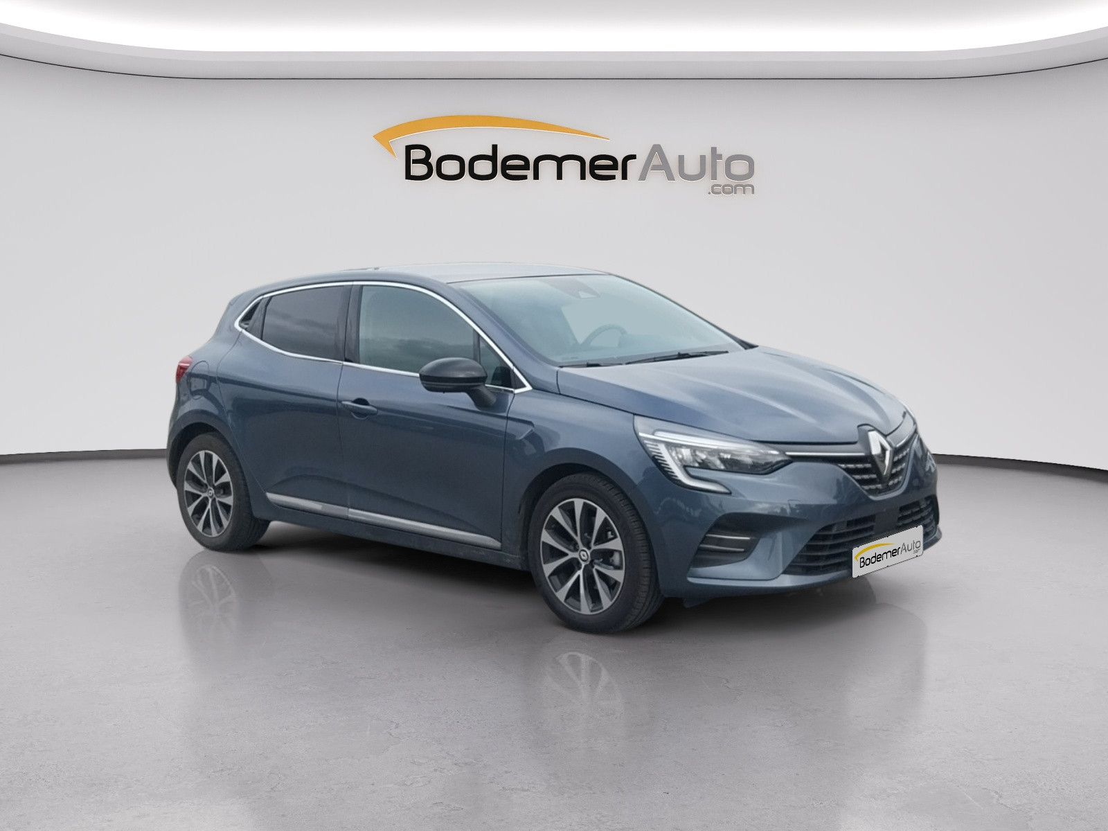 Vente en ligne Renault Clio 5 Clio E-Tech full hybrid 145 au prix de 16 900 €