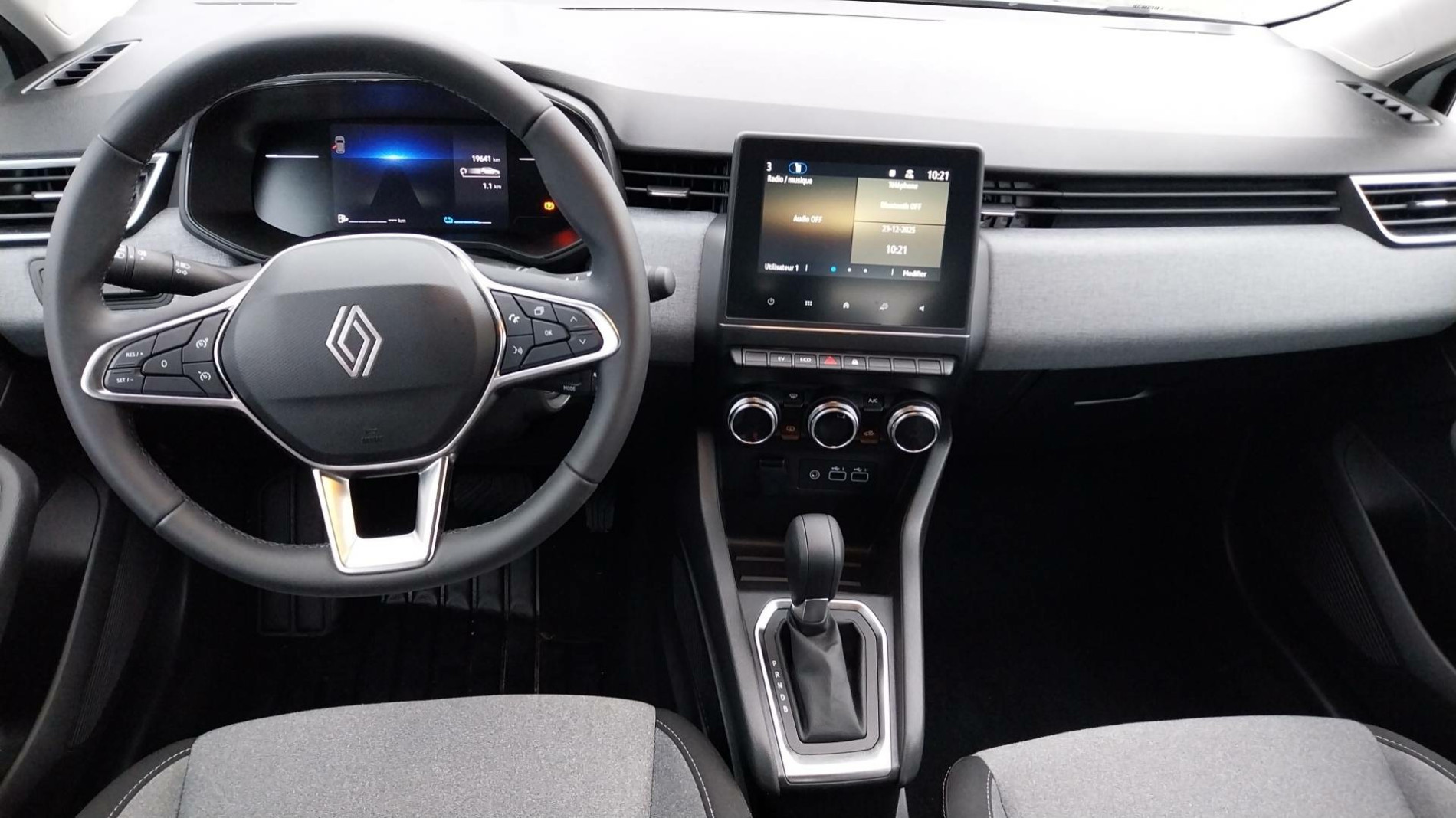 Vente en ligne Renault Clio 5 Clio E-Tech full hybrid 145 ch GSR2 au prix de 16 990 €