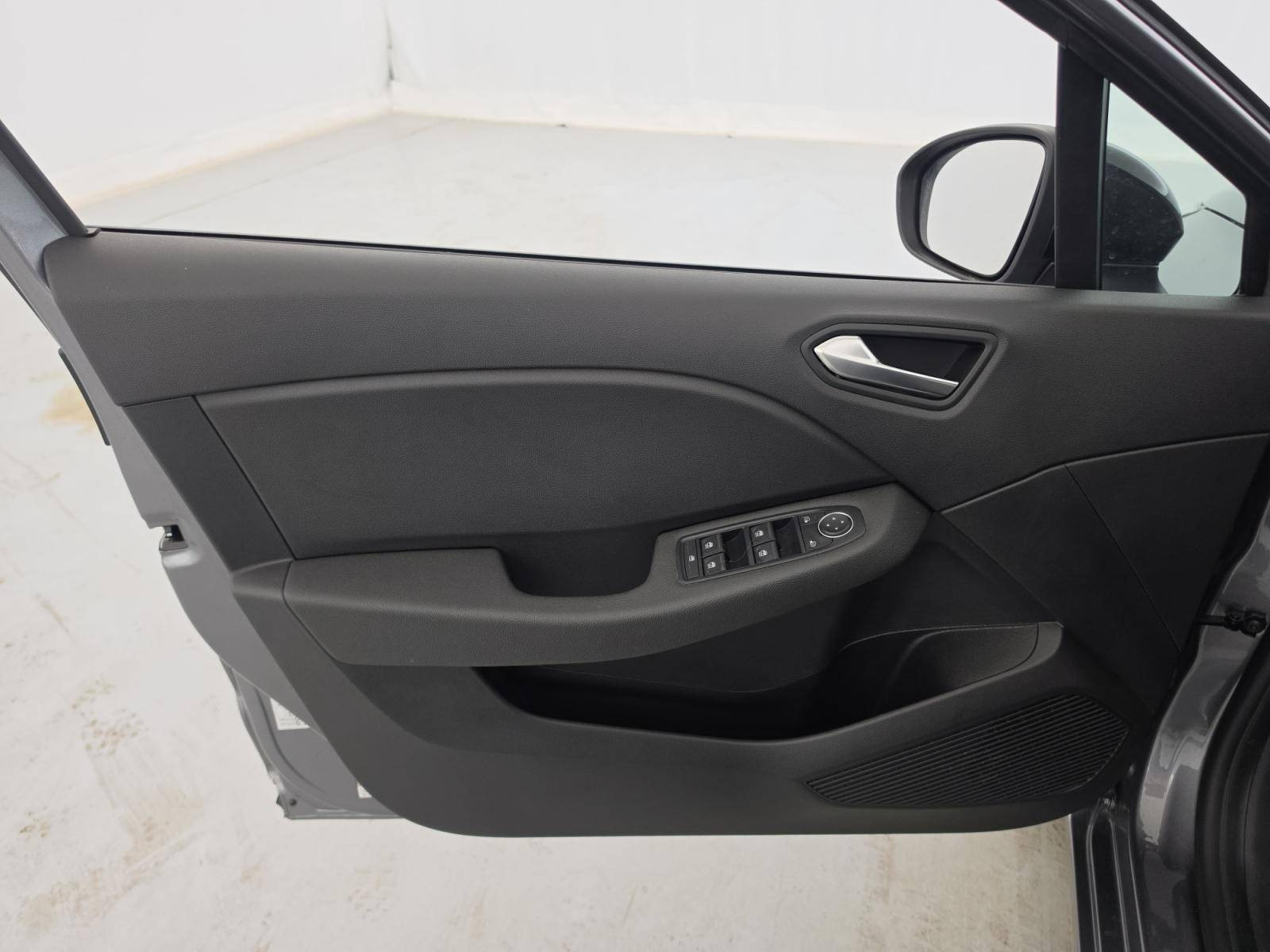 Vente en ligne Renault Clio 5 Clio Blue dCi 100 ch GSR2 au prix de 17 750 €