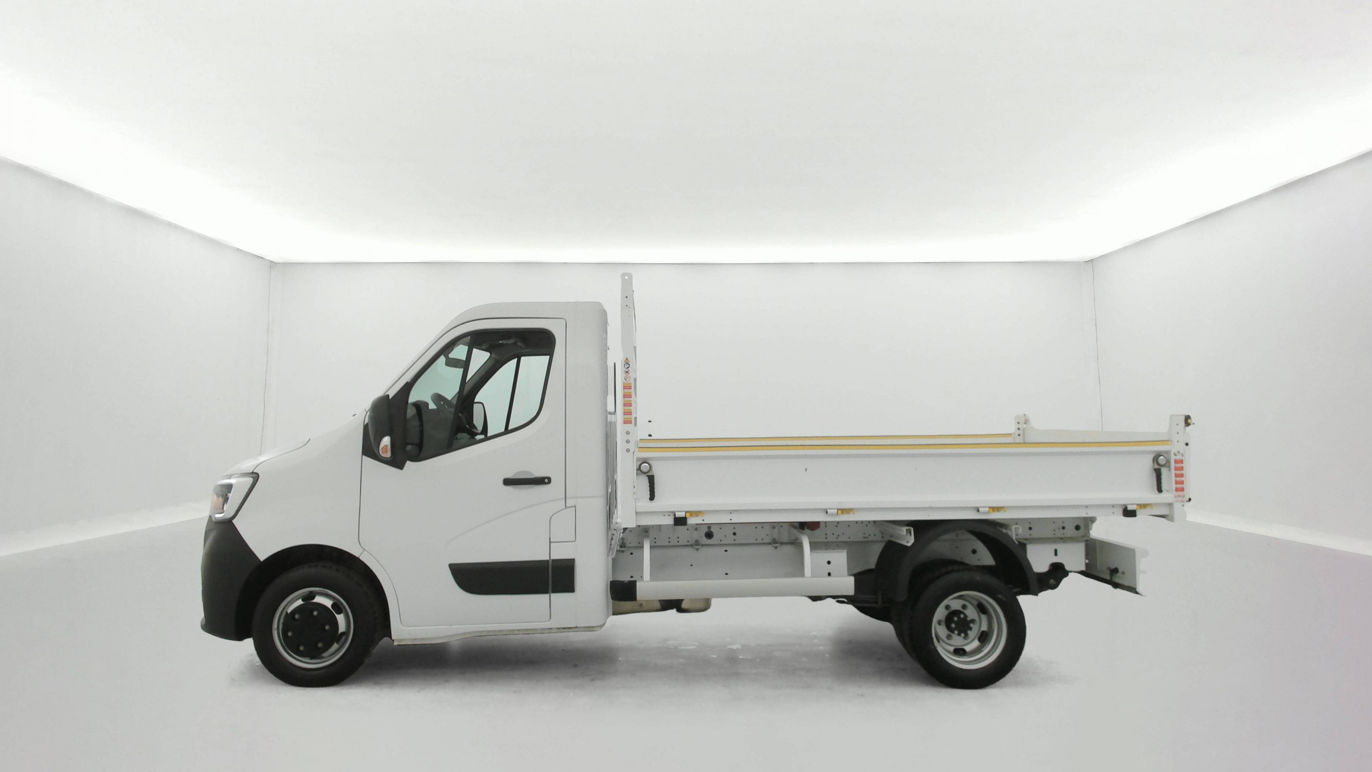 Vente en ligne Renault Master 3 Châssis Cabine MASTER CC PROP RJ3500 L2 PAFC BLUE DCI 130 EURO VI au prix de 28 490 €