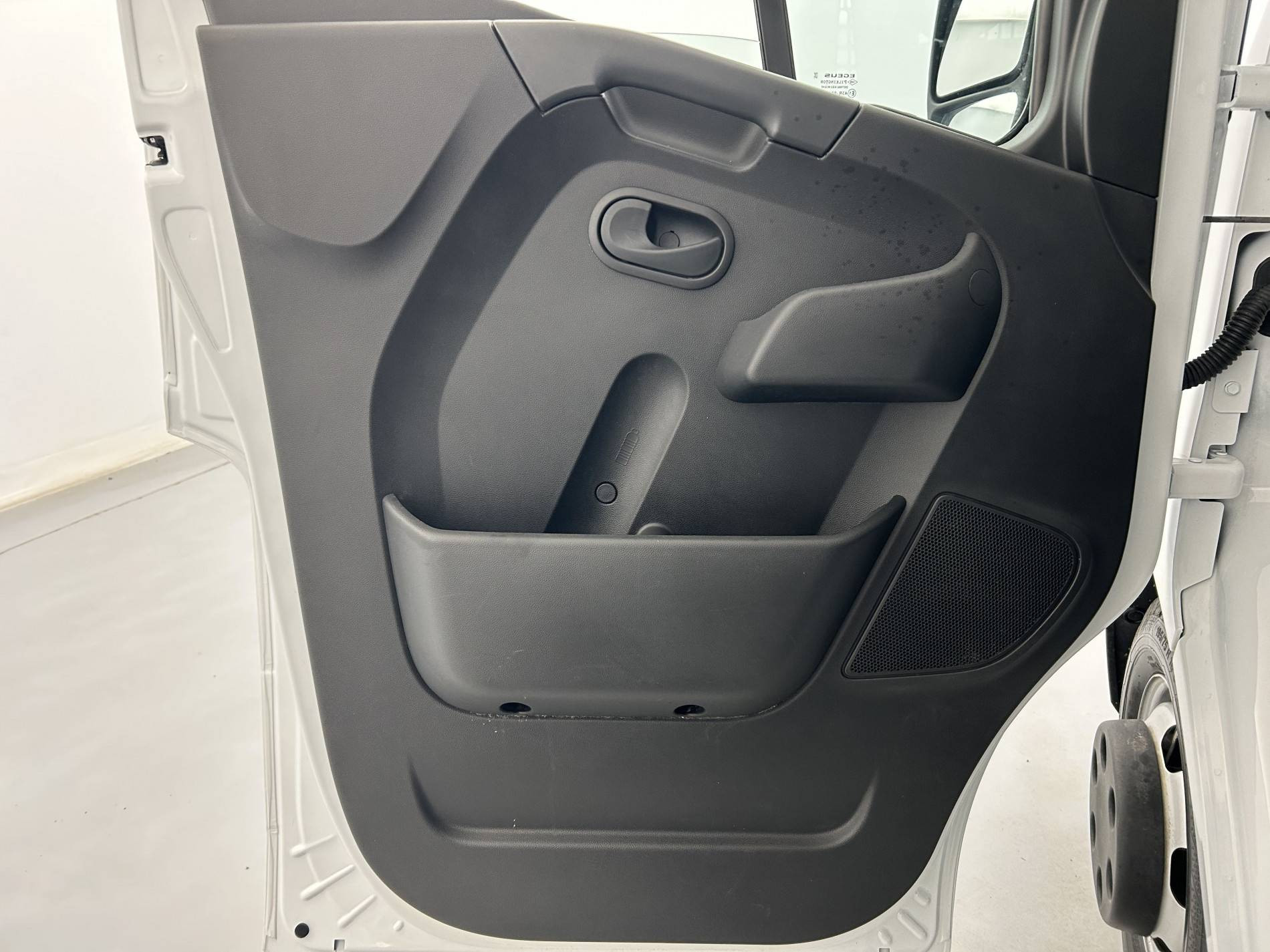 Vente en ligne Renault Master 3 Châssis Cabine MASTER CC PROP RJ3500 L2 PAFC BLUE DCI 130 EURO VI au prix de 28 490 €
