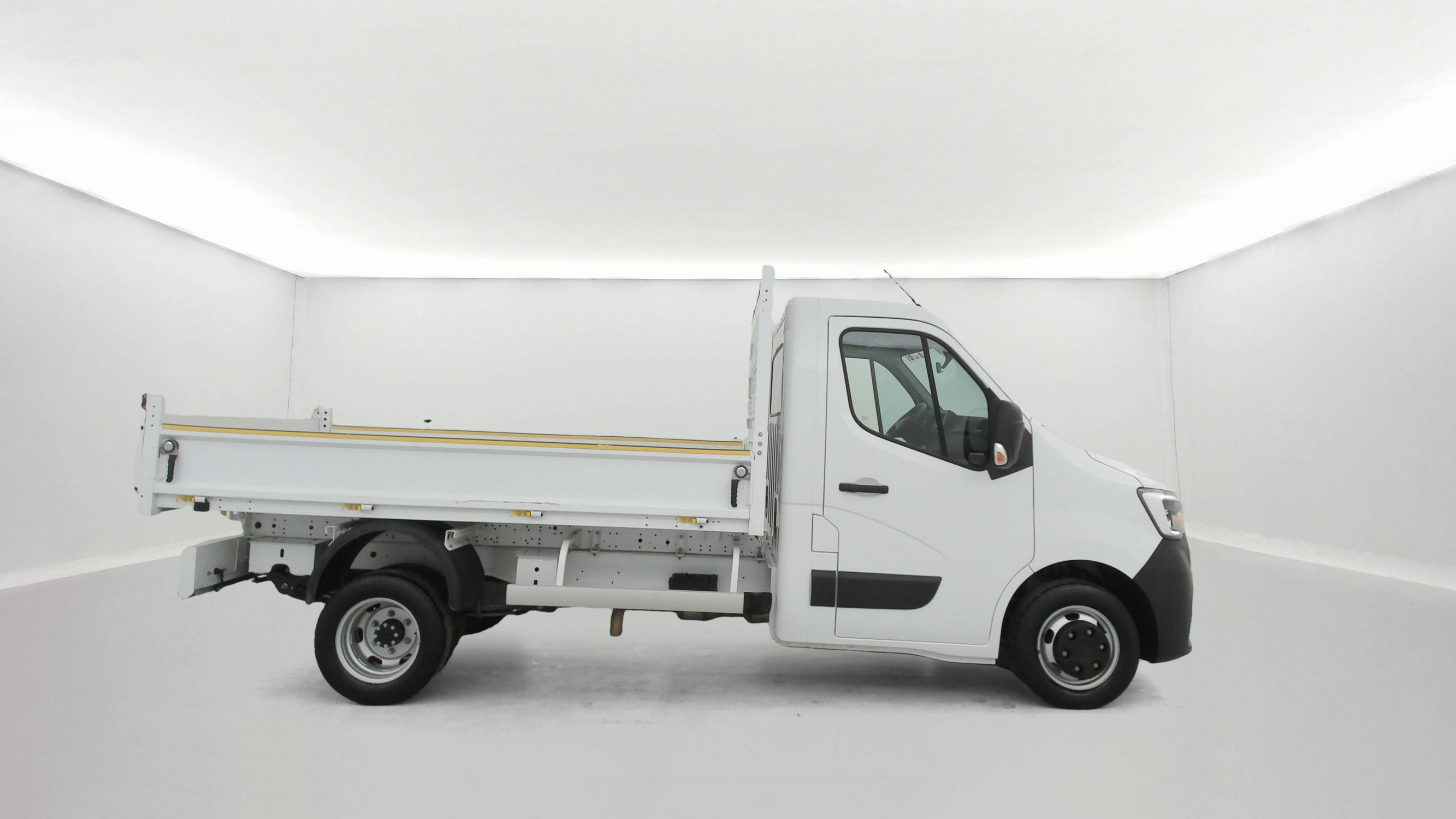 Vente en ligne Renault Master 3 Châssis Cabine MASTER CC PROP RJ3500 L2 PAFC BLUE DCI 130 EURO VI au prix de 28 490 €