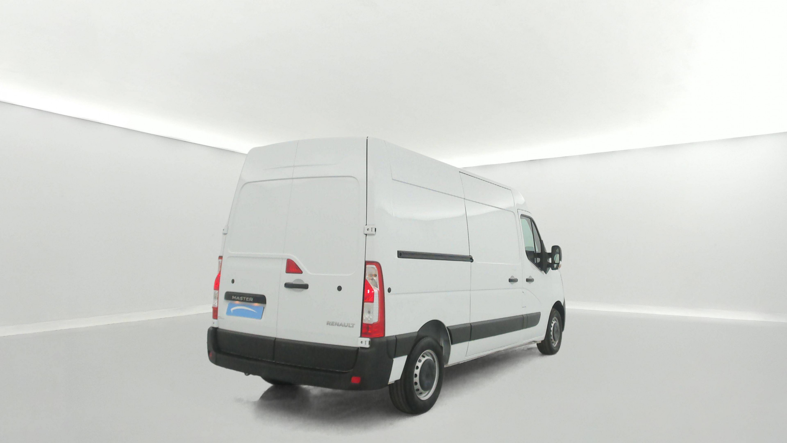 Vente en ligne Renault Master Fourgon MASTER FGN TRAC F3500 L2H2 BLUE DCI 135 au prix de 21 990 €