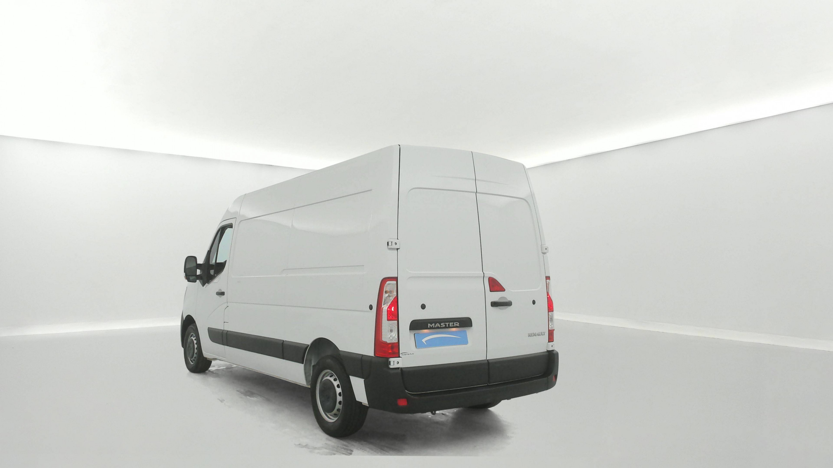 Vente en ligne Renault Master Fourgon MASTER FGN TRAC F3500 L2H2 BLUE DCI 135 au prix de 21 990 €