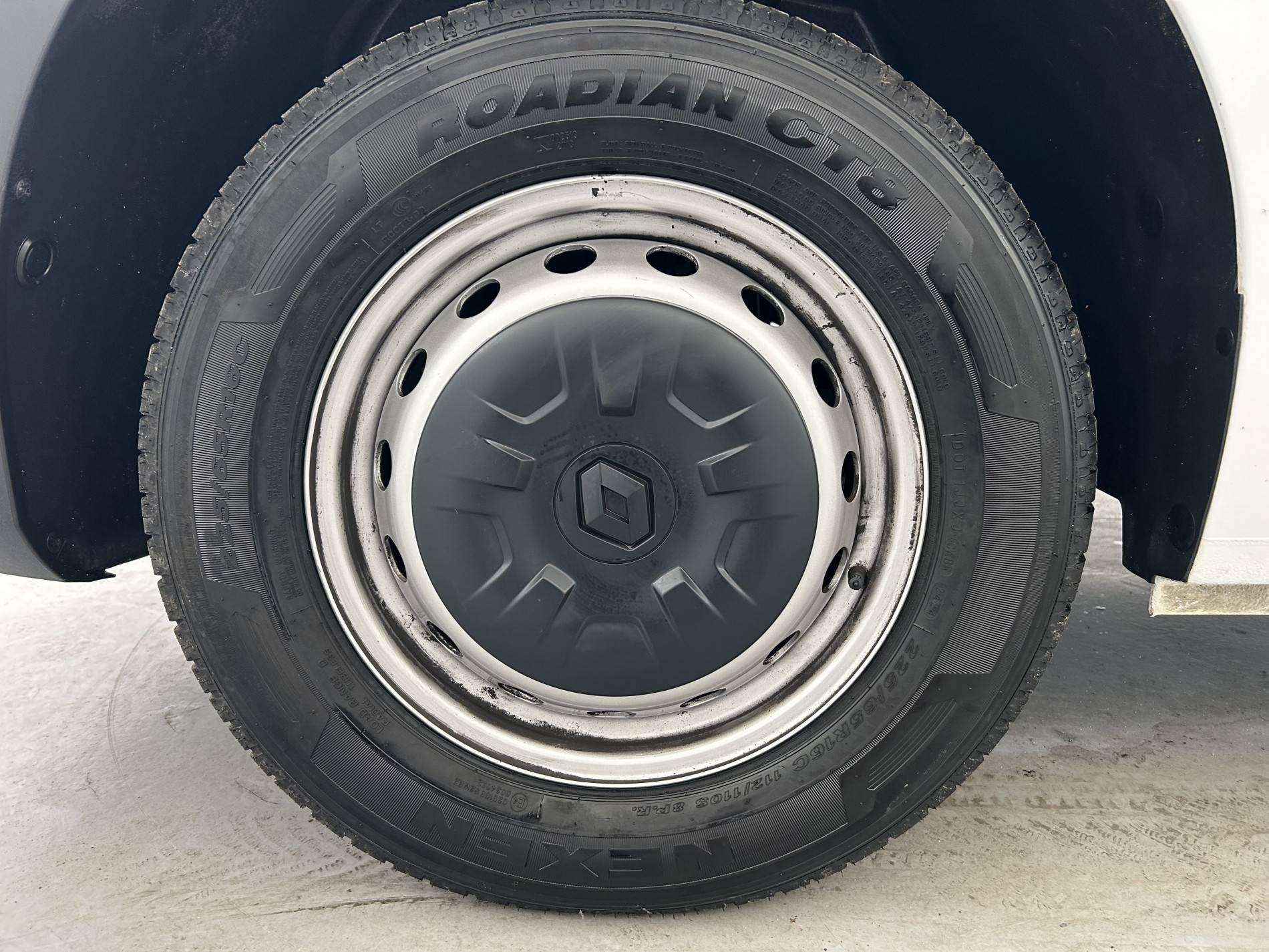 Vente en ligne Renault Master Fourgon MASTER FGN TRAC F3500 L2H2 BLUE DCI 135 au prix de 21 990 €