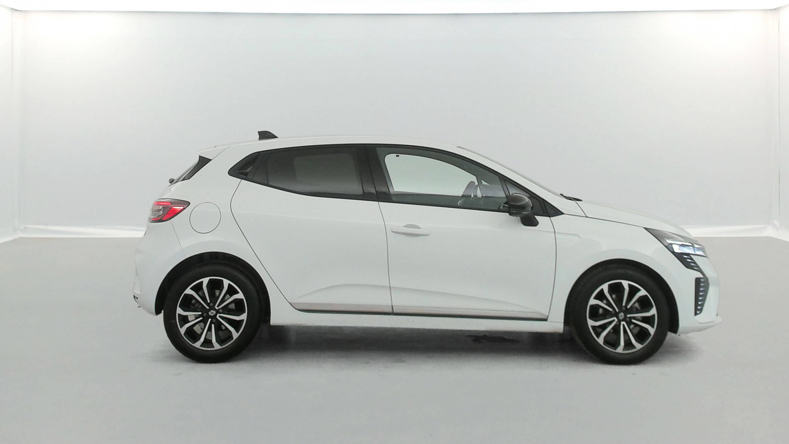 Vente en ligne Renault Clio 5 Clio TCe 90 ch GSR2 au prix de 16 490 €