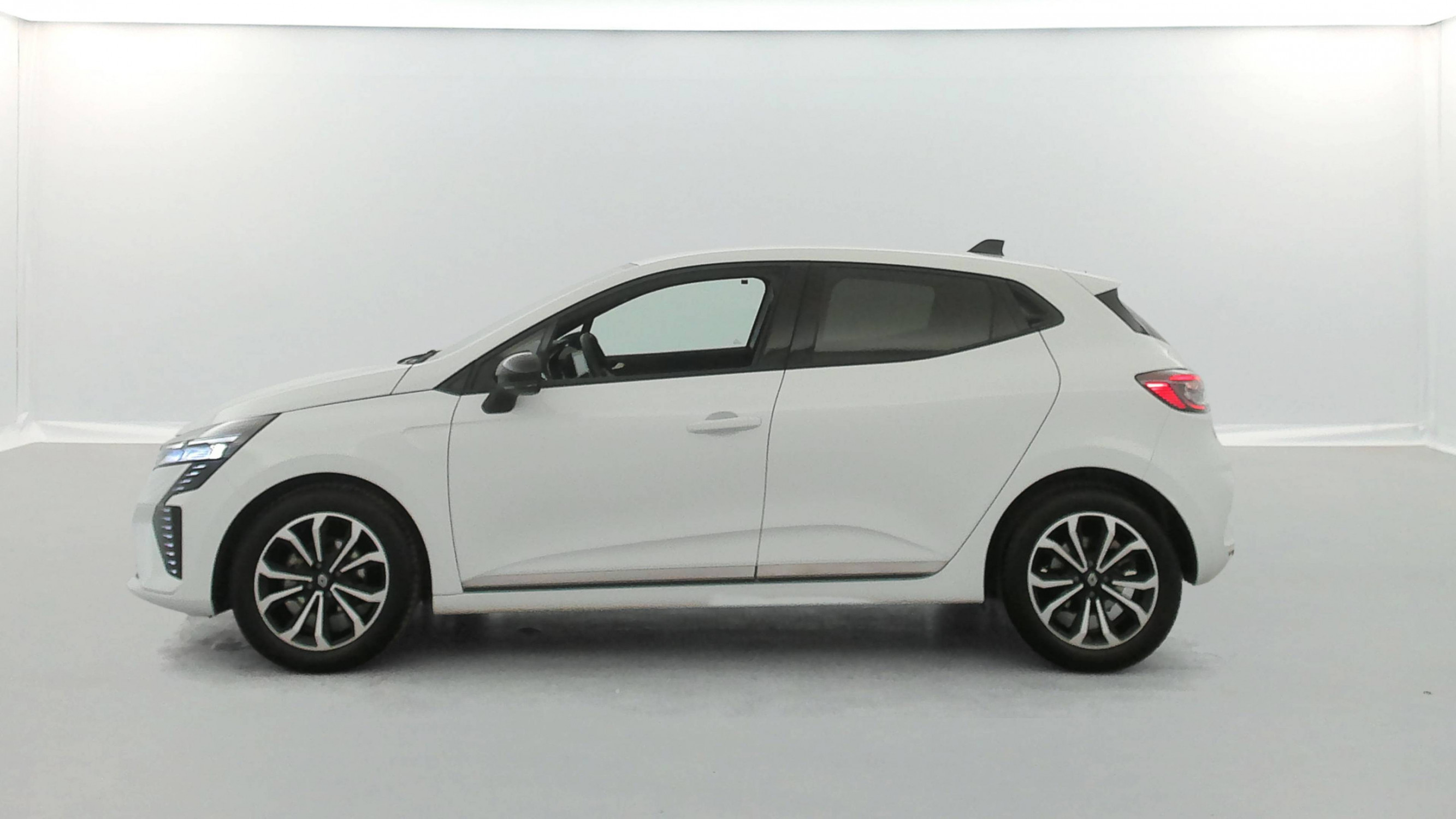 Vente en ligne Renault Clio 5 Clio TCe 90 ch GSR2 au prix de 16 490 €