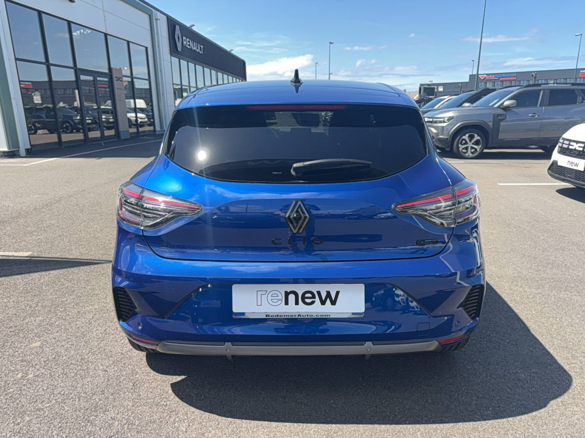 Vente en ligne Renault Clio 5 Clio E-Tech full hybrid 145 au prix de 21 990 €
