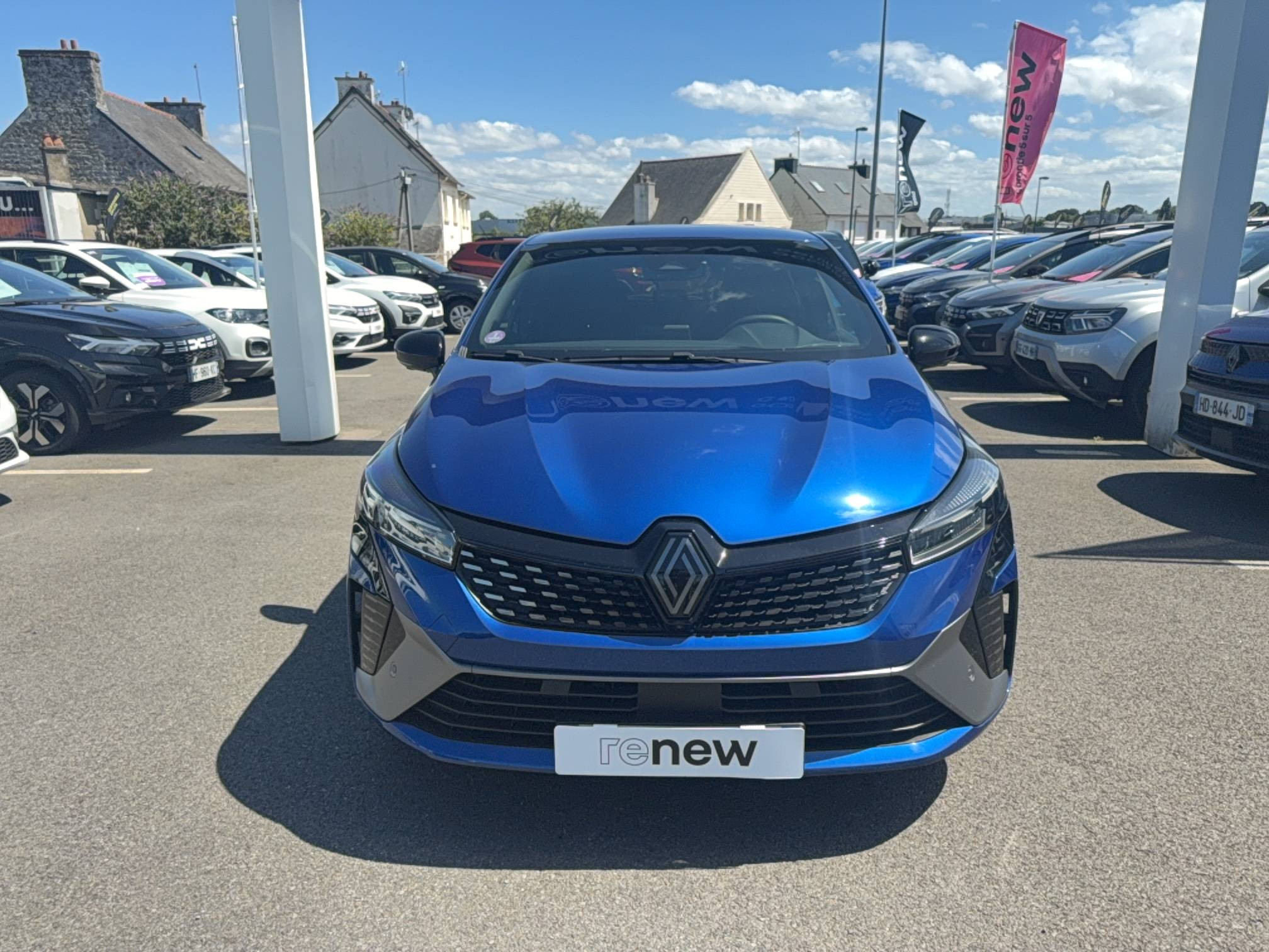Vente en ligne Renault Clio 5 Clio E-Tech full hybrid 145 au prix de 21 990 €