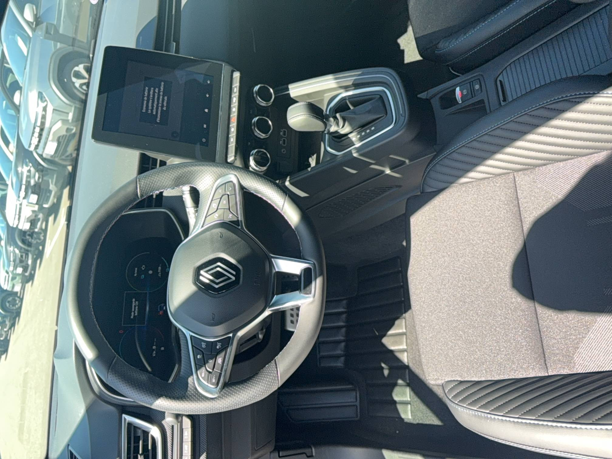 Vente en ligne Renault Clio 5 Clio E-Tech full hybrid 145 au prix de 21 990 €