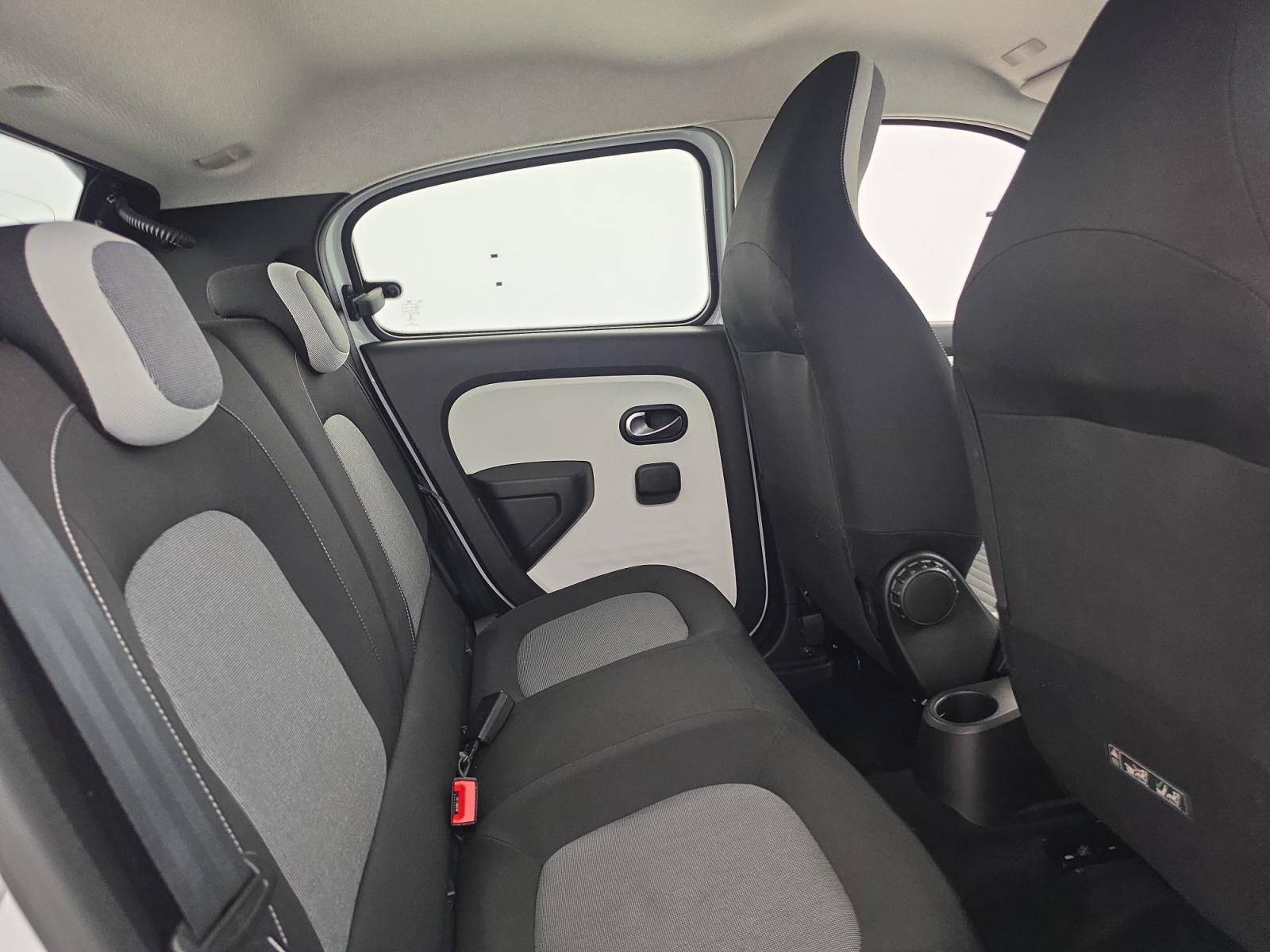 Vente en ligne Renault Twingo Electrique Twingo III E-Tech au prix de 10 815 €
