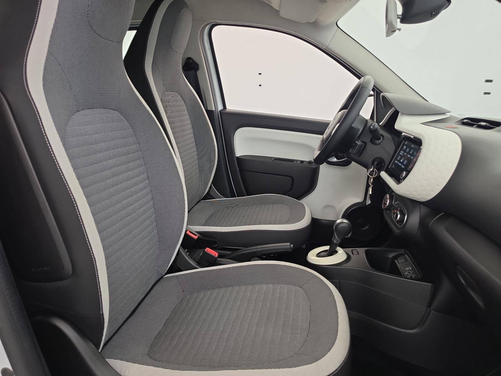Vente en ligne Renault Twingo Electrique Twingo III E-Tech au prix de 10 815 €